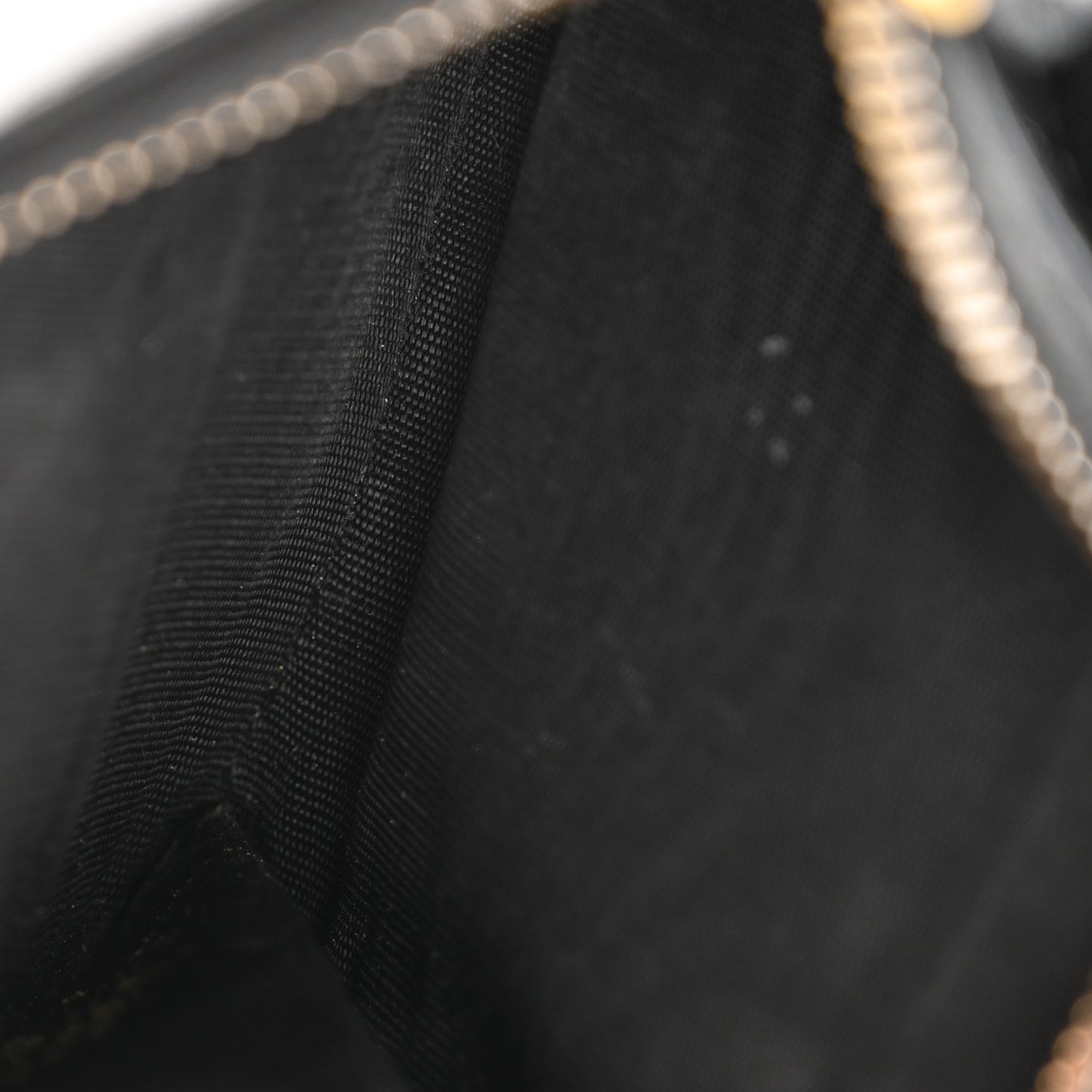 Saffiano Triangle Zip Card Holder Black