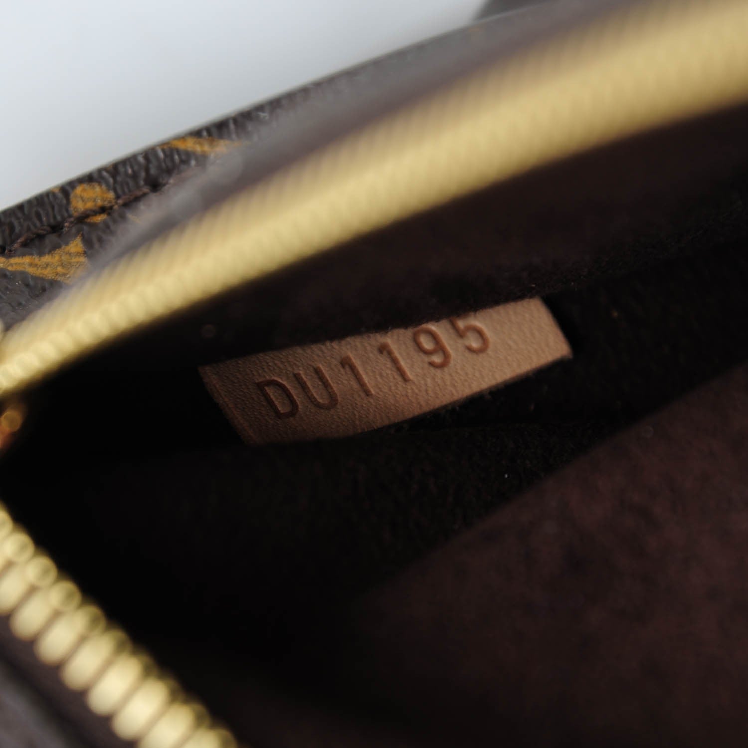 Louis Vuitton Monogram Pochette Metis 7 of 8