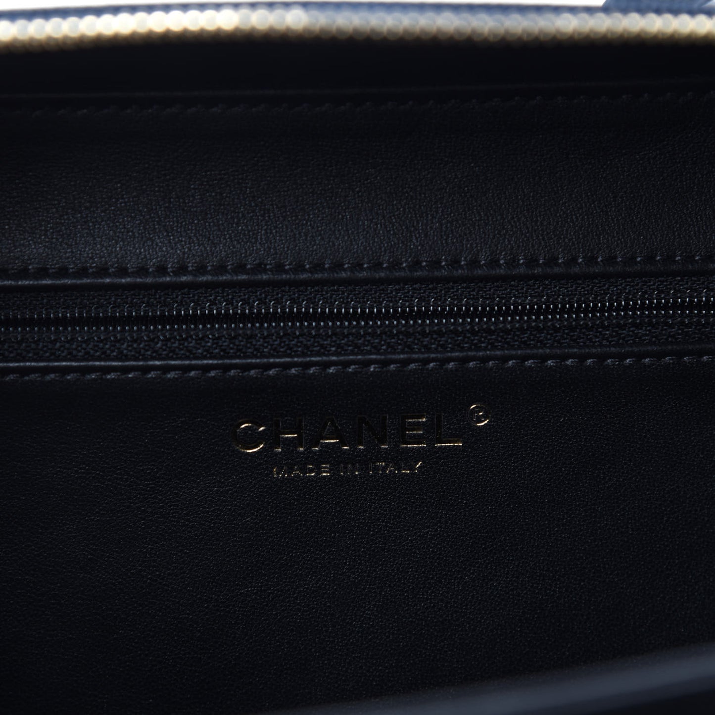 Caviar Quilted Large CC Filigree Vanity Case Navy Black