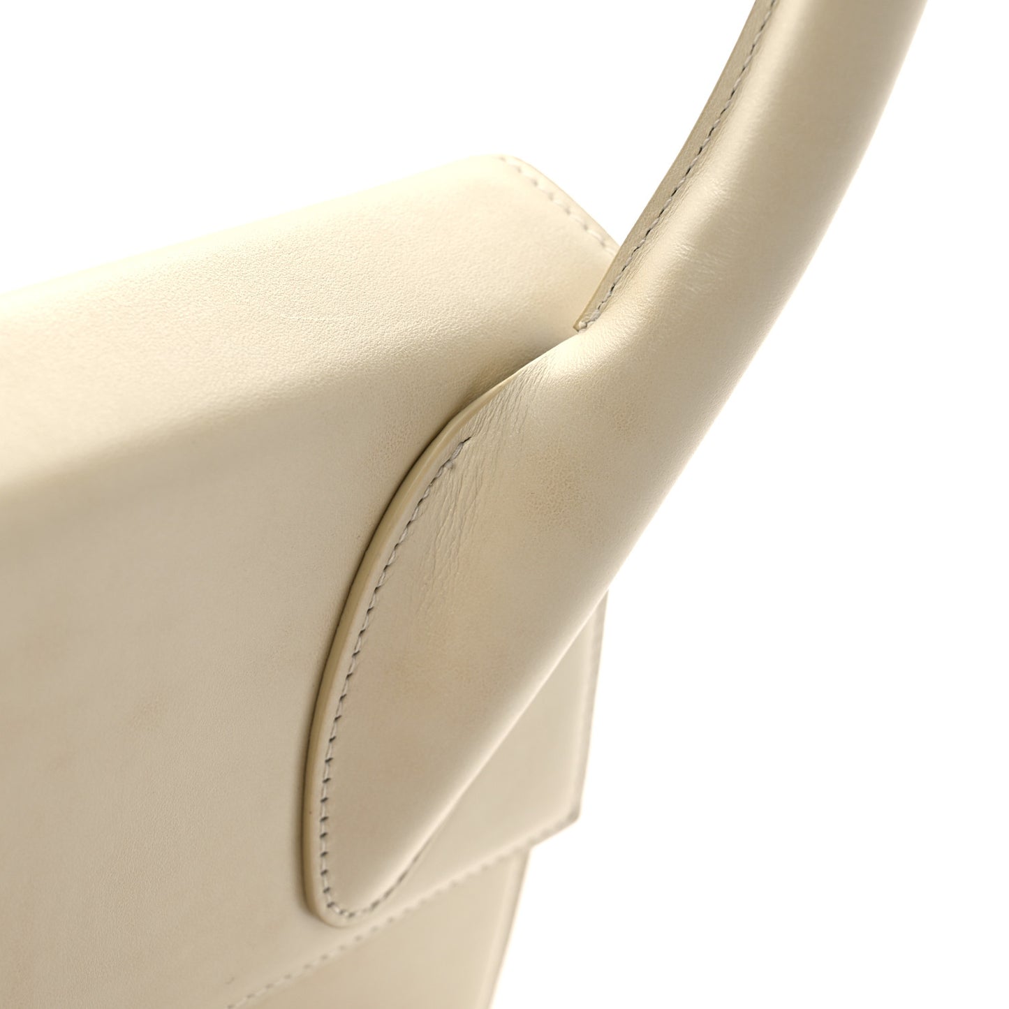 Smooth Calfskin Le Grand Chiquito Ivory