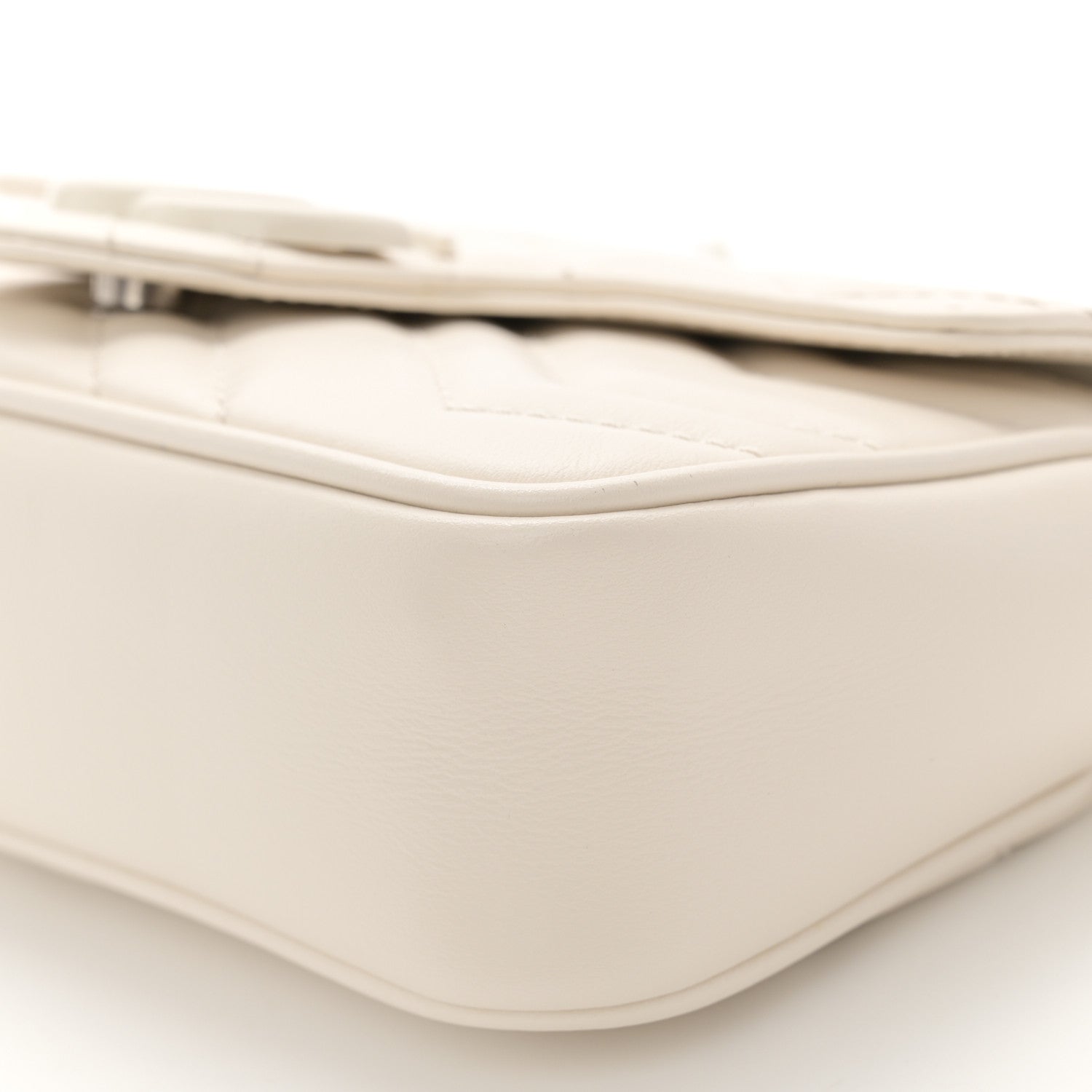 Gucci Calfskin Matelasse Monochrome GG Marmont Chain Belt Bag Mystic White 11 of 11