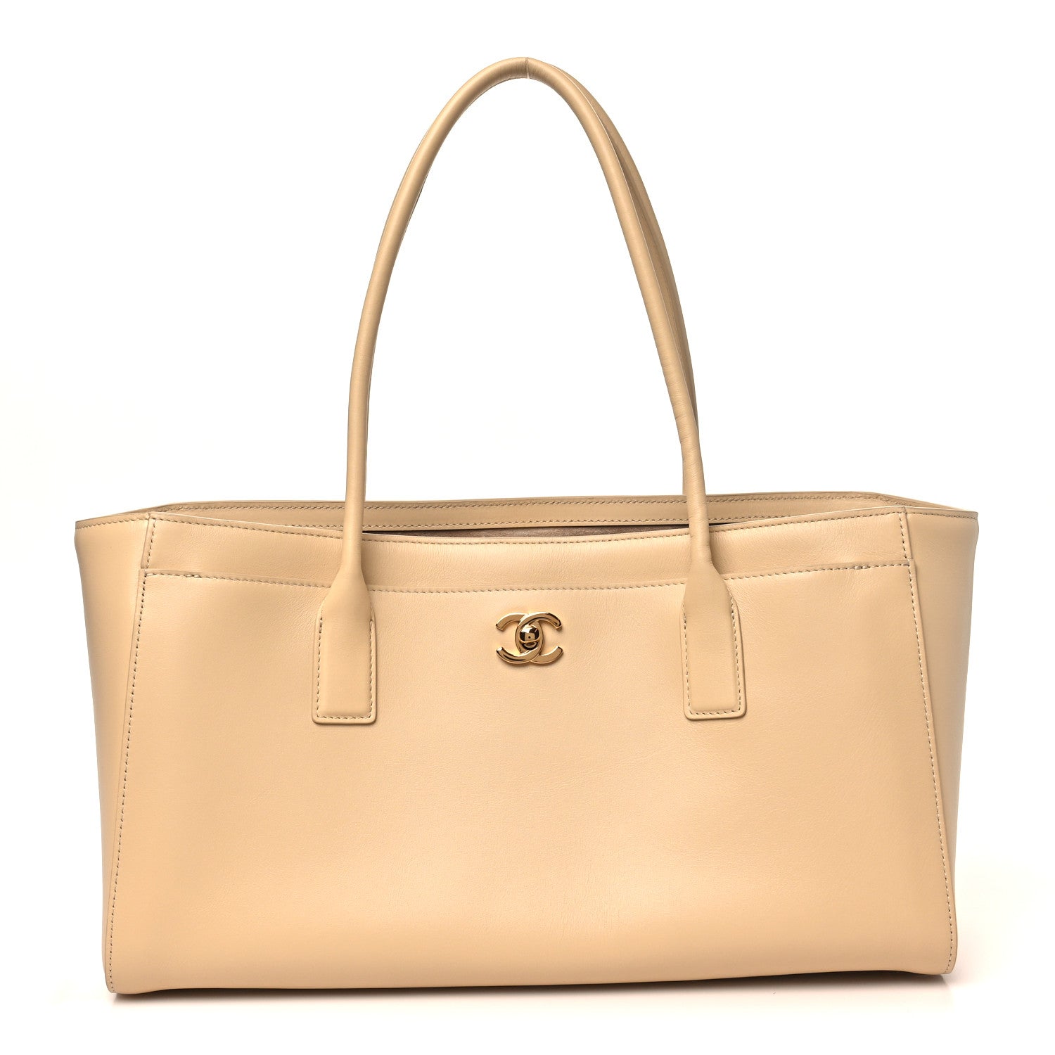 CHANEL ベージュロゴ バッグ Chanel Calfskin Archetype Small Shopping Tote Beige 1904802