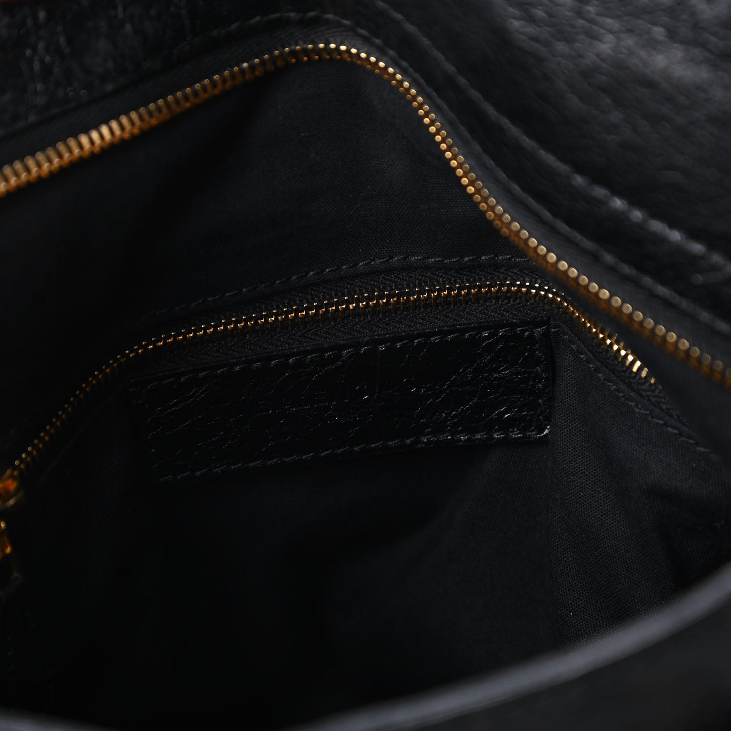Agneau Giant 12 Gold Hardware Velo Black