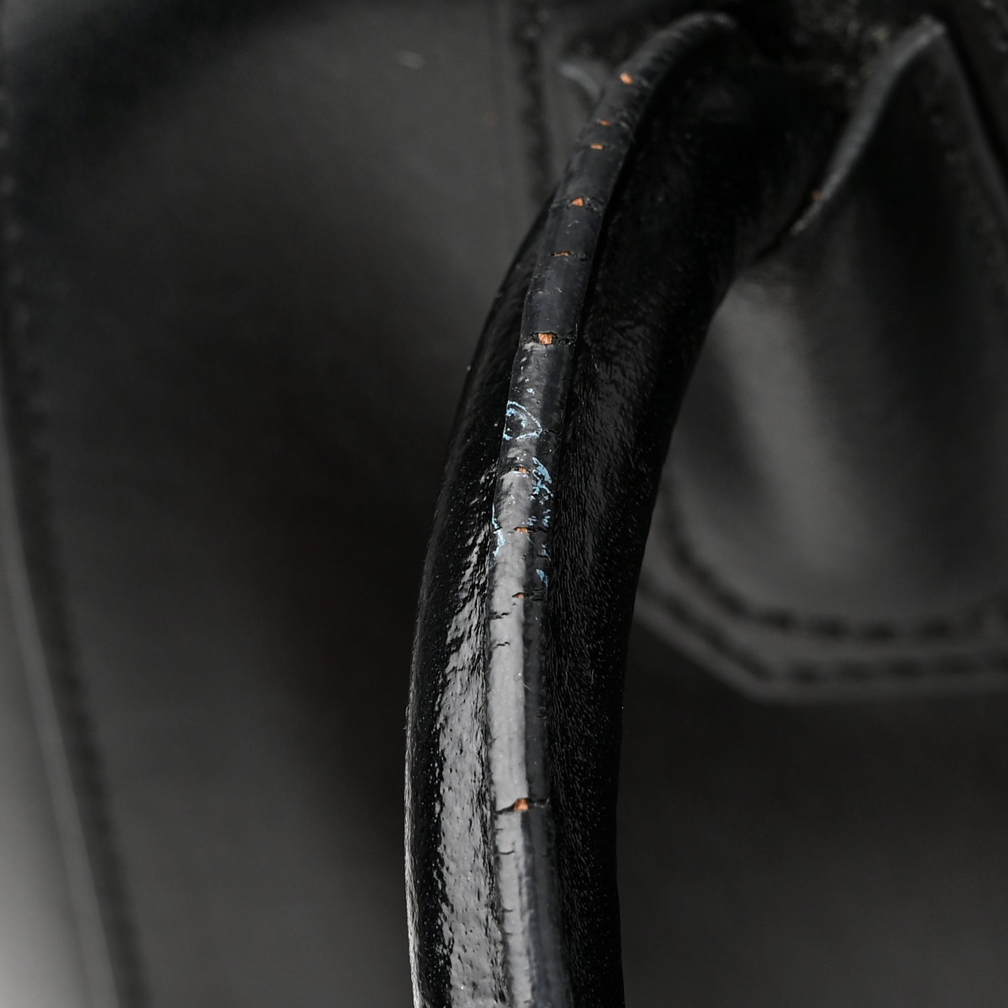 Shiny Lord Calfskin Small Antigona Black