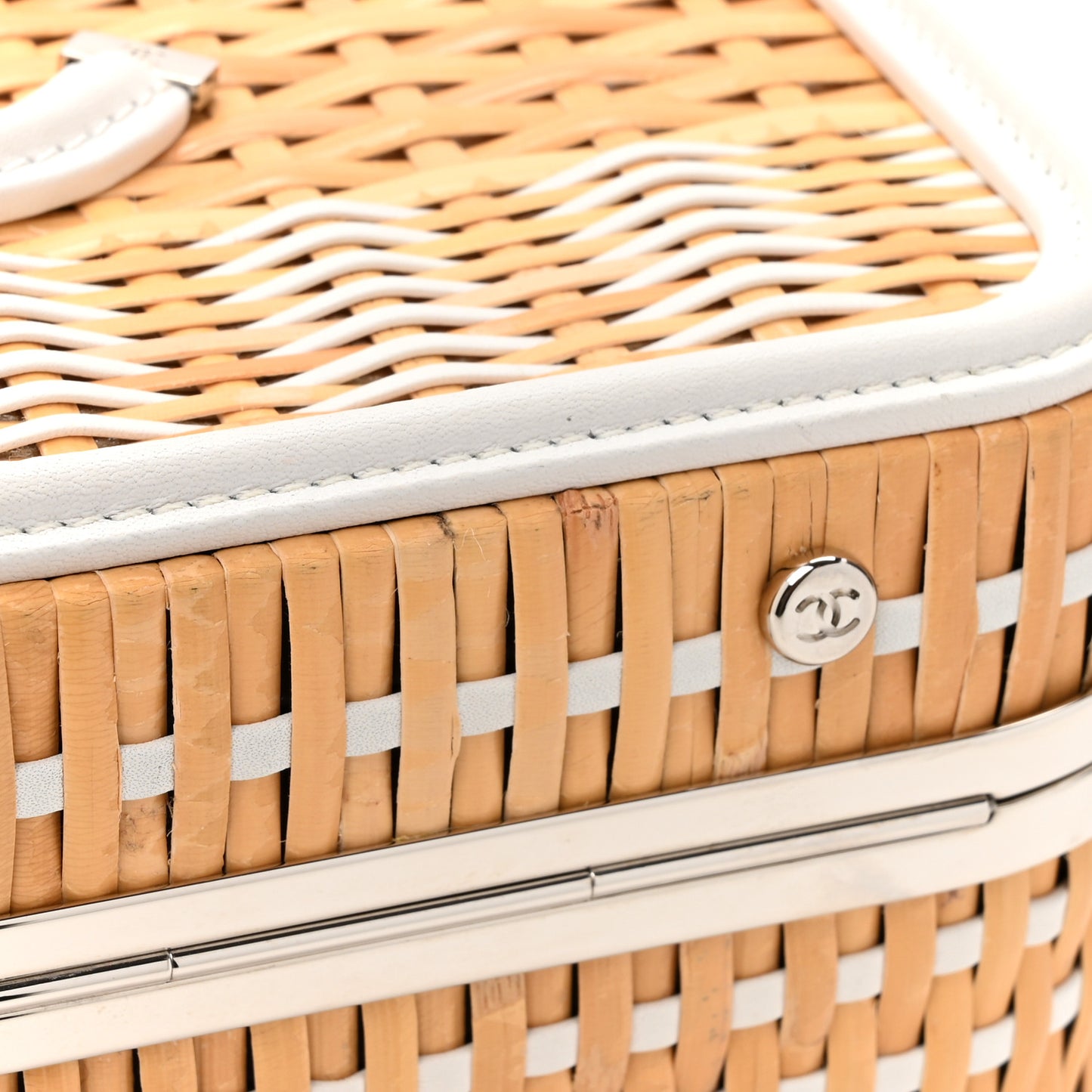 Raffia Calfskin CC Filigree Vanity Case White