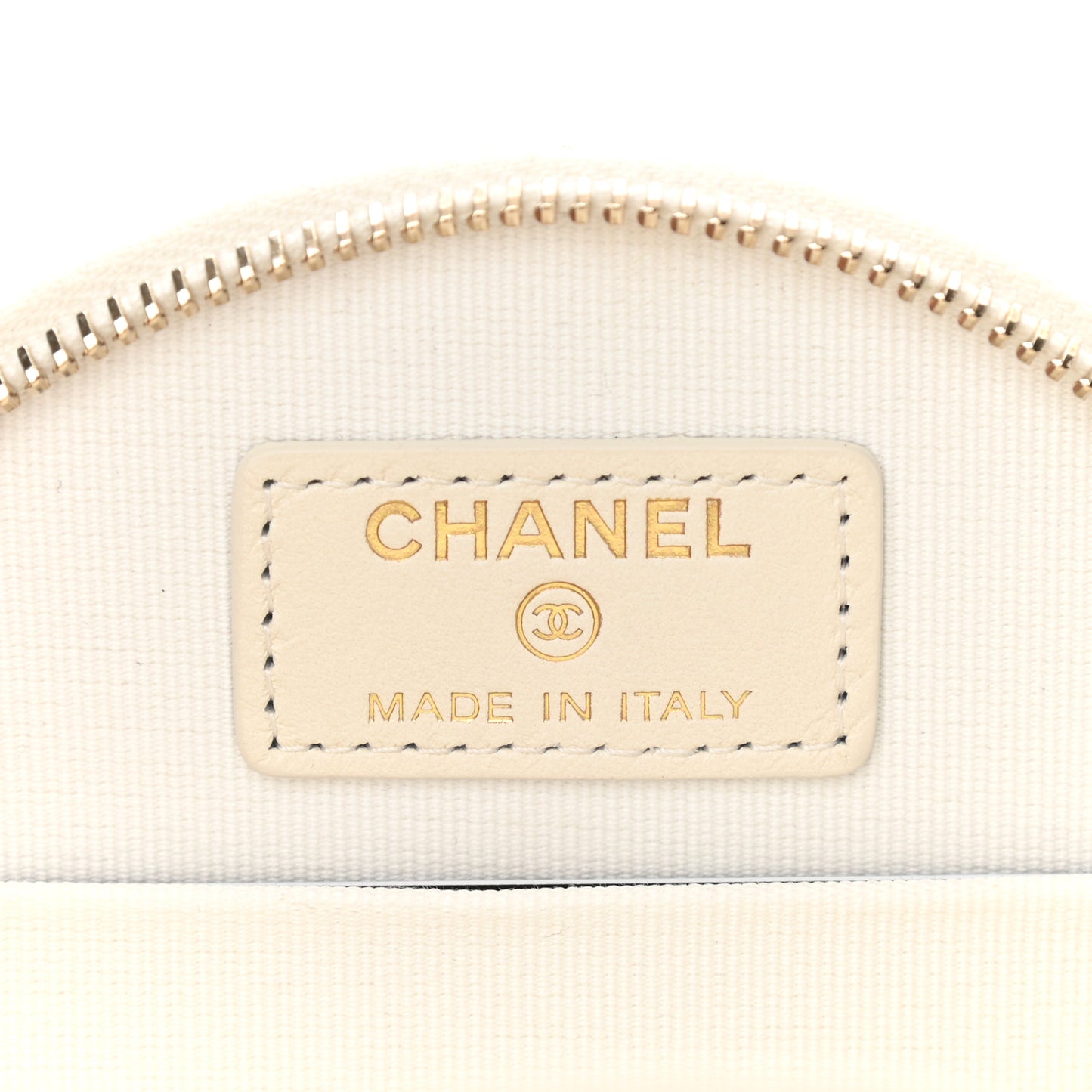Caviar Quilted Round Handle With Care Vanity With Chain White