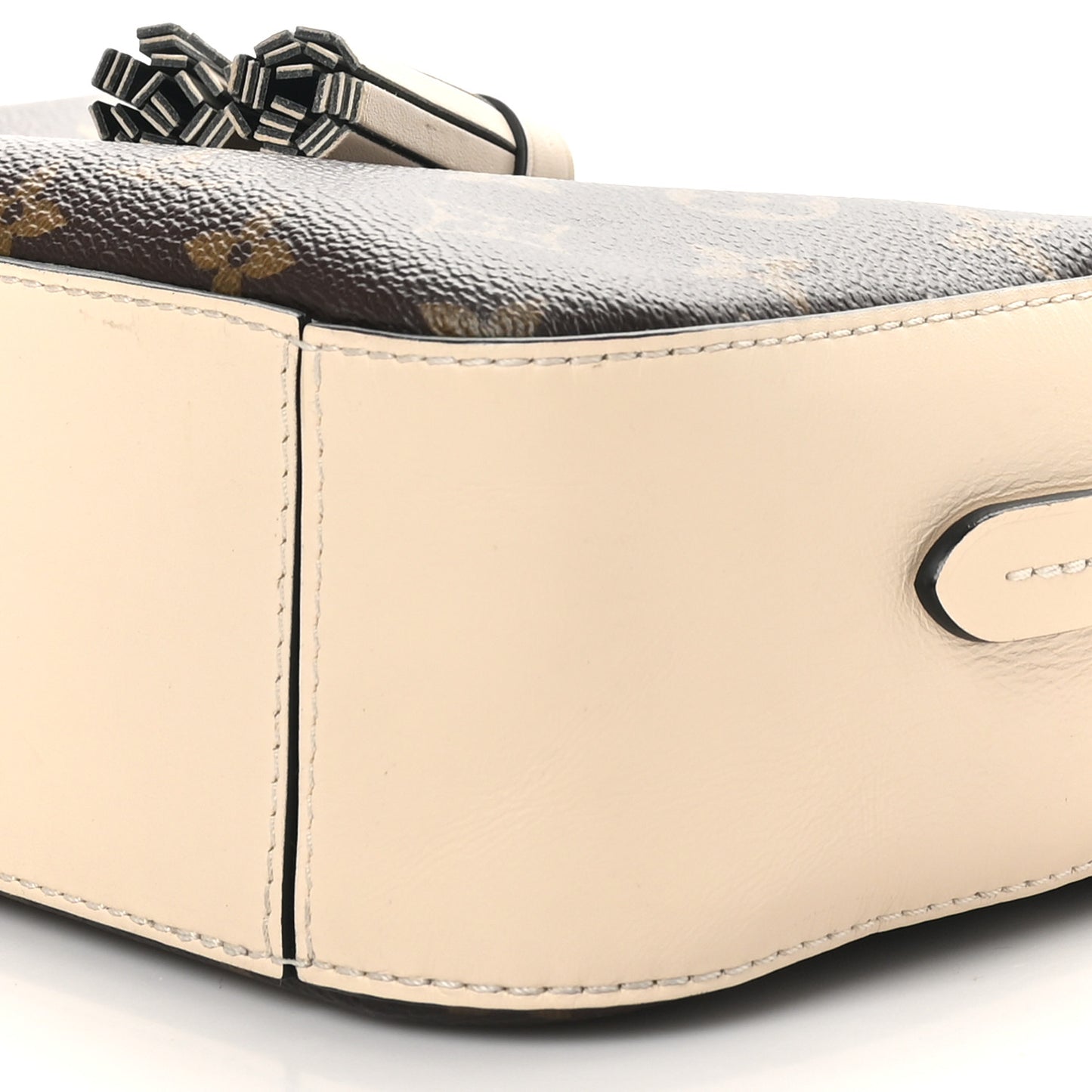 Monogram Saintonge Creme