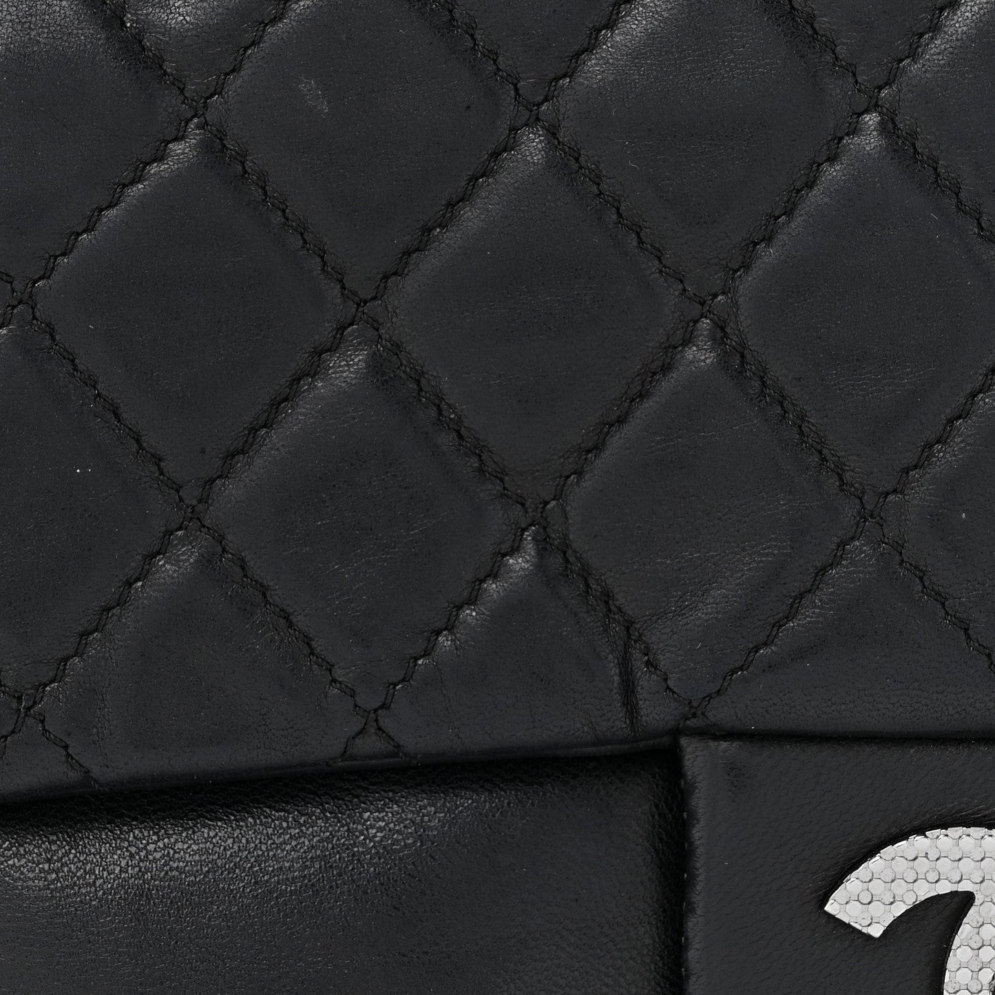Lambskin Quilted Chain Mail Shoulder Bag Black