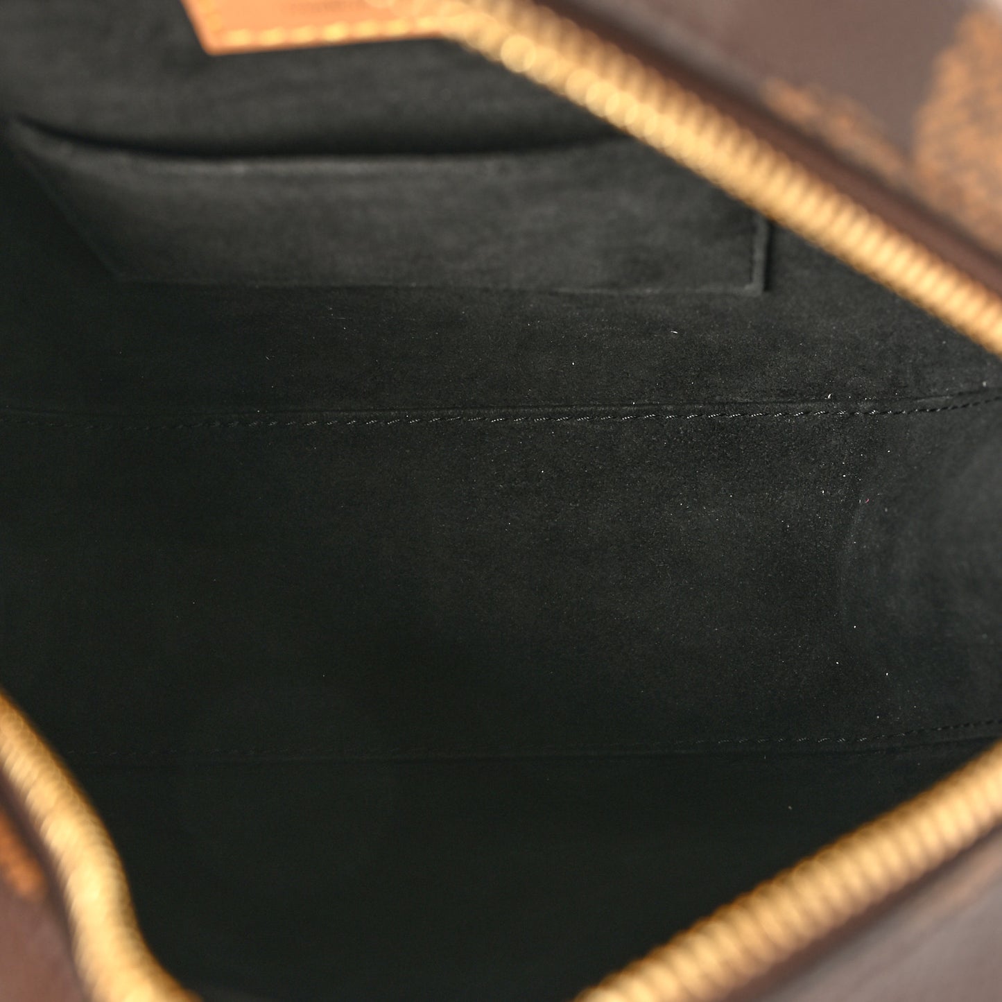 Reverse Monogram Giant Boite Chapeau Souple