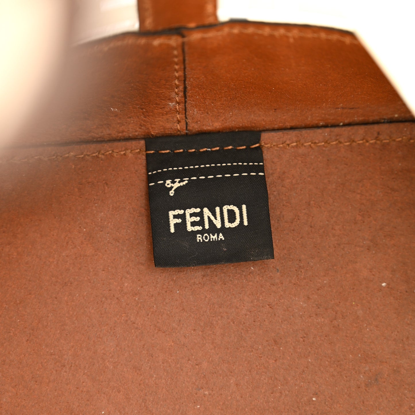 TPU FF Vitello Aura F is Fendi Grande Mon Tresor Bucket Bag White Cuoio