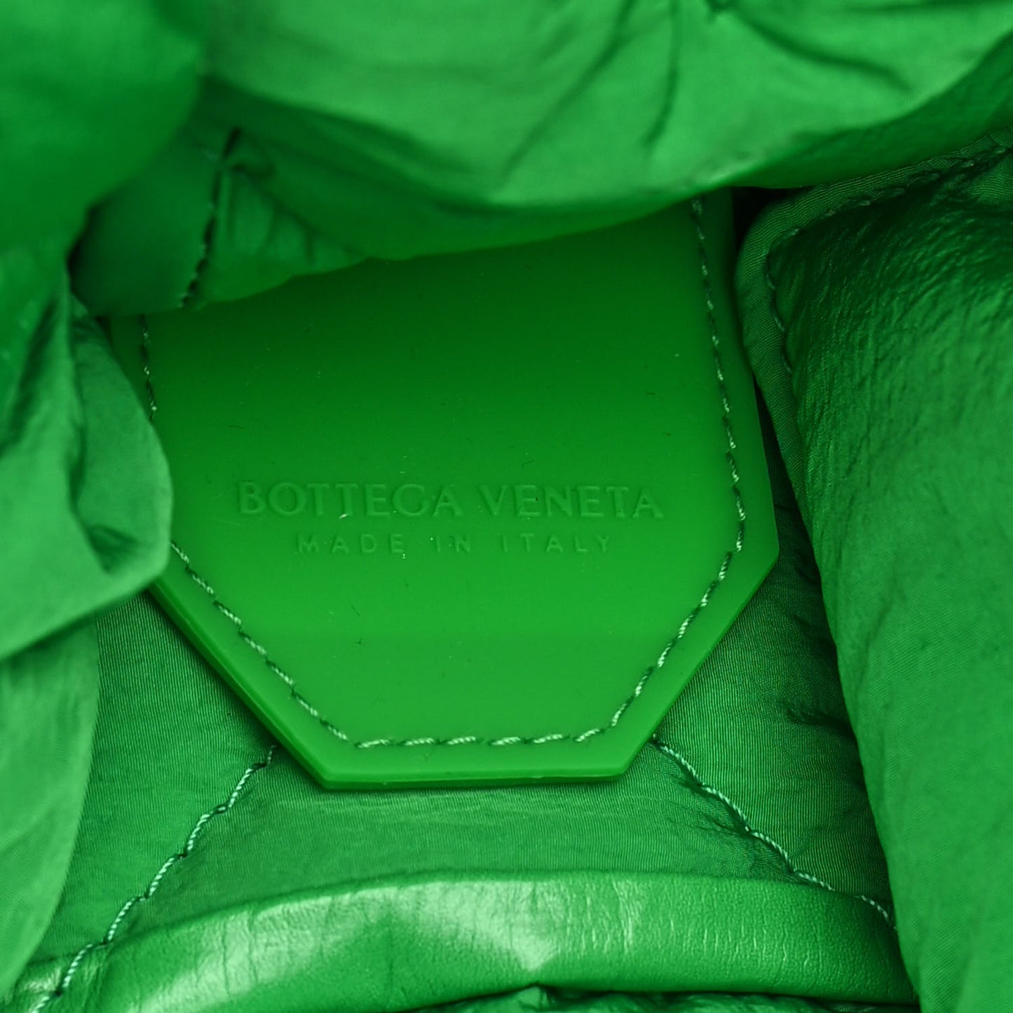 Paper Calfskin Intrecciato Padded Medium Cassette Parakeet