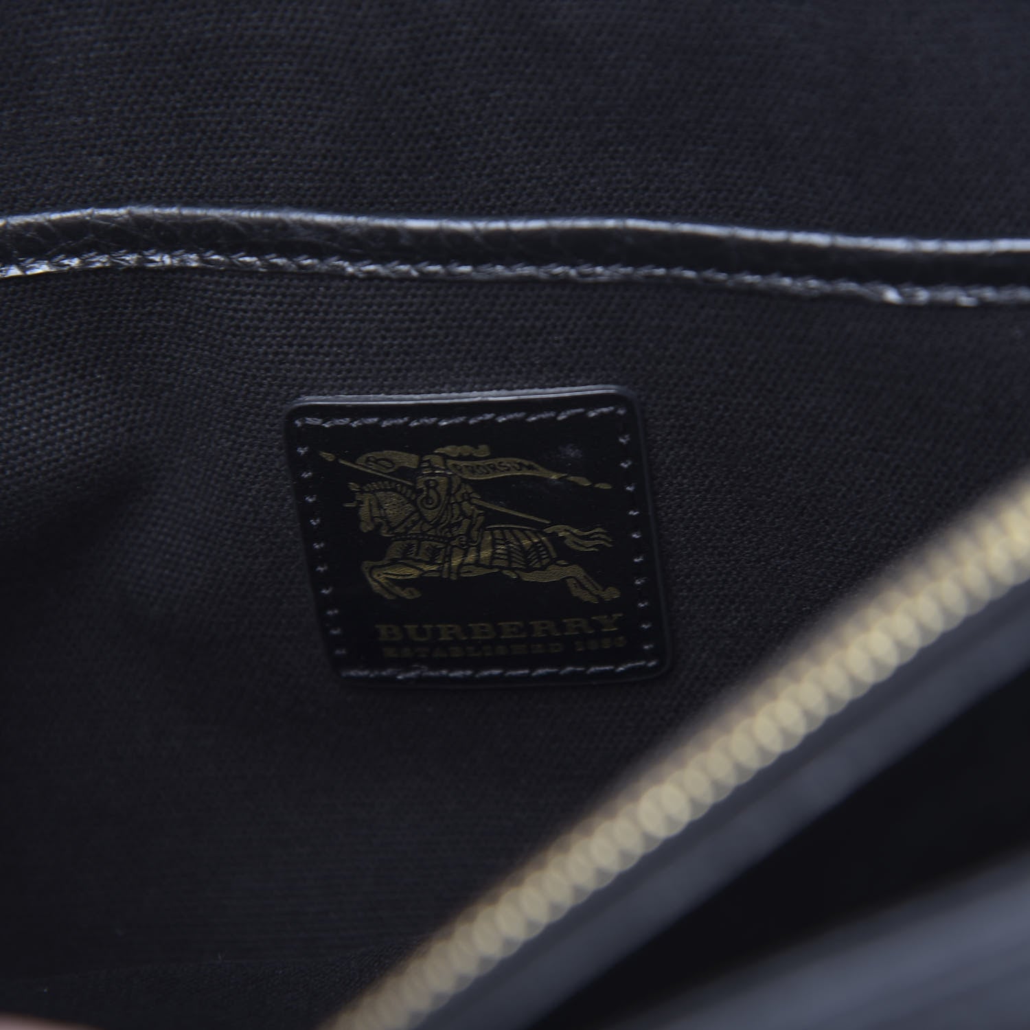 Burberry Hertiage Grain Medium Chadwich Tote Black 6 of 14