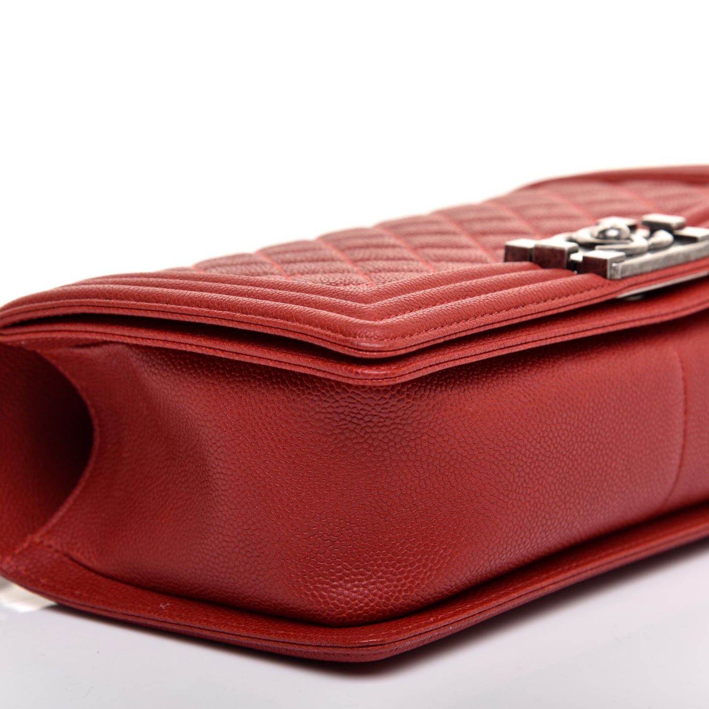 Caviar Quilted Medium Boy Flap Red