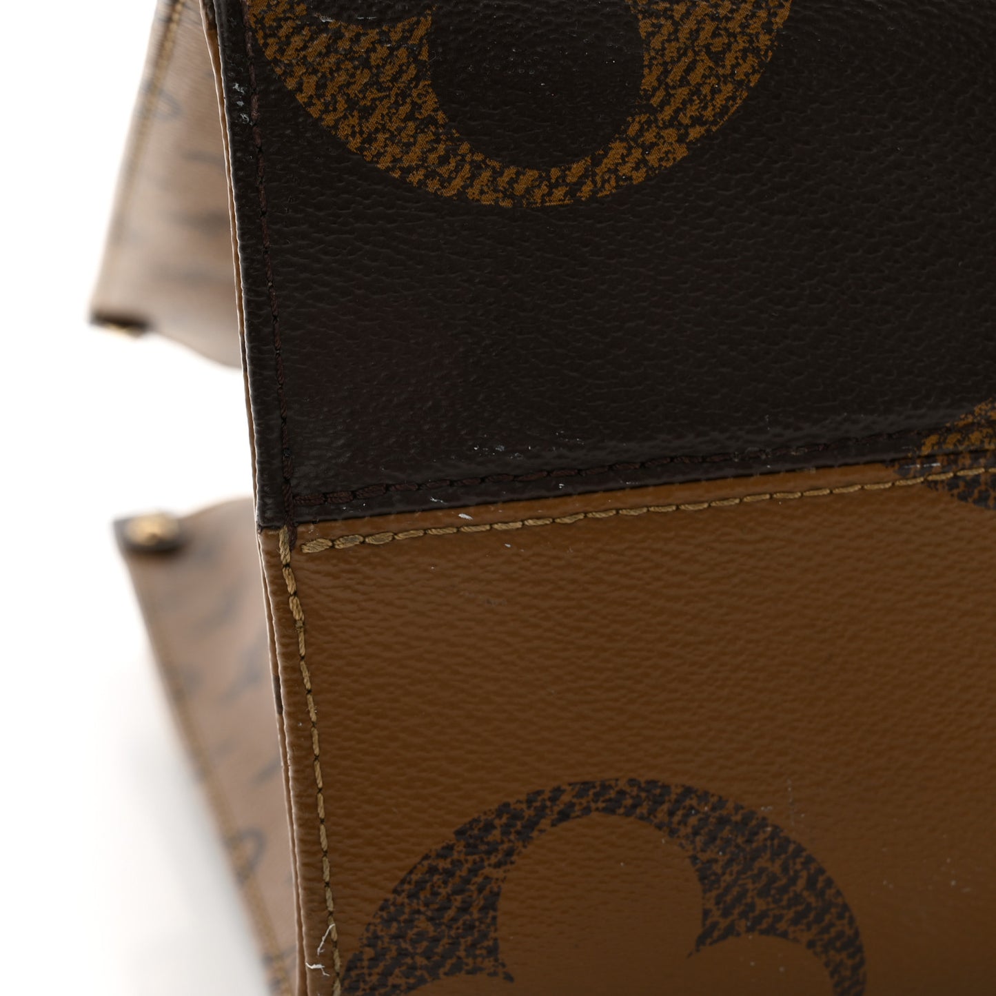 Reverse Monogram Giant Onthego MM