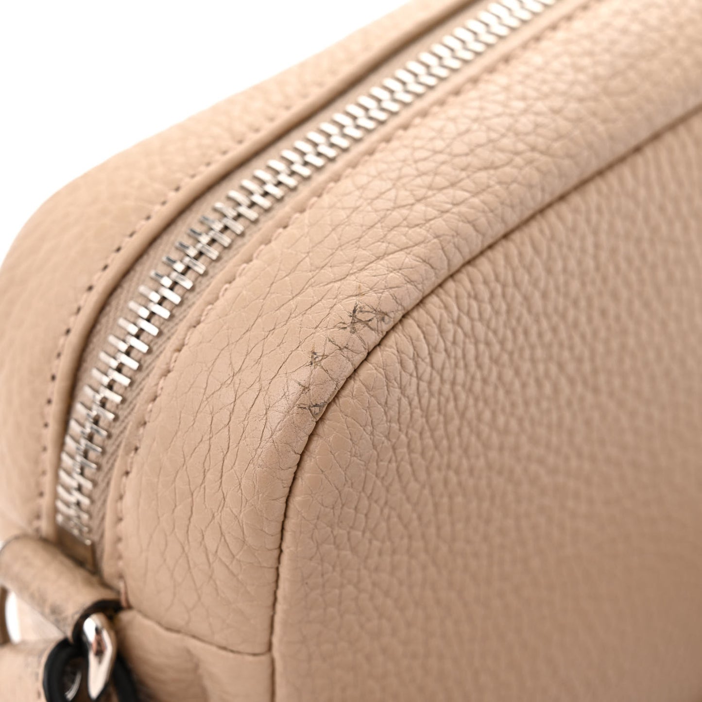 Vitello Daino Soft Camera Crossbody Cammeo