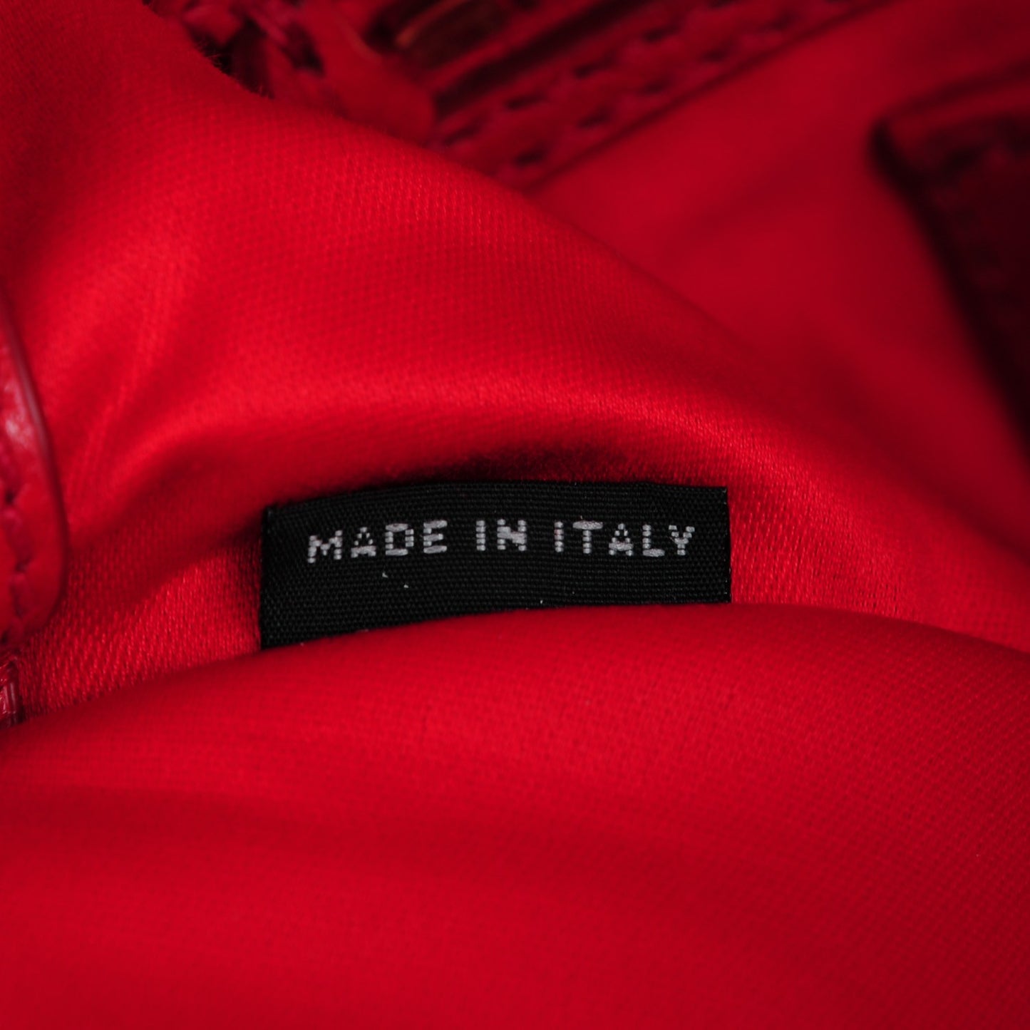 Vitello Shine Zip Tote Rosso
