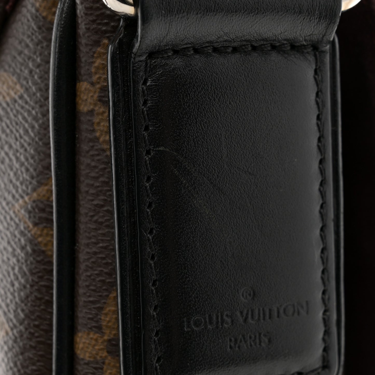 Monogram Macassar District PM