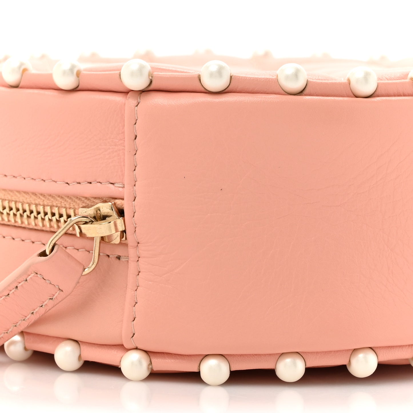 Calfskin Quilted Pearl Round Clutch With Chain Pink