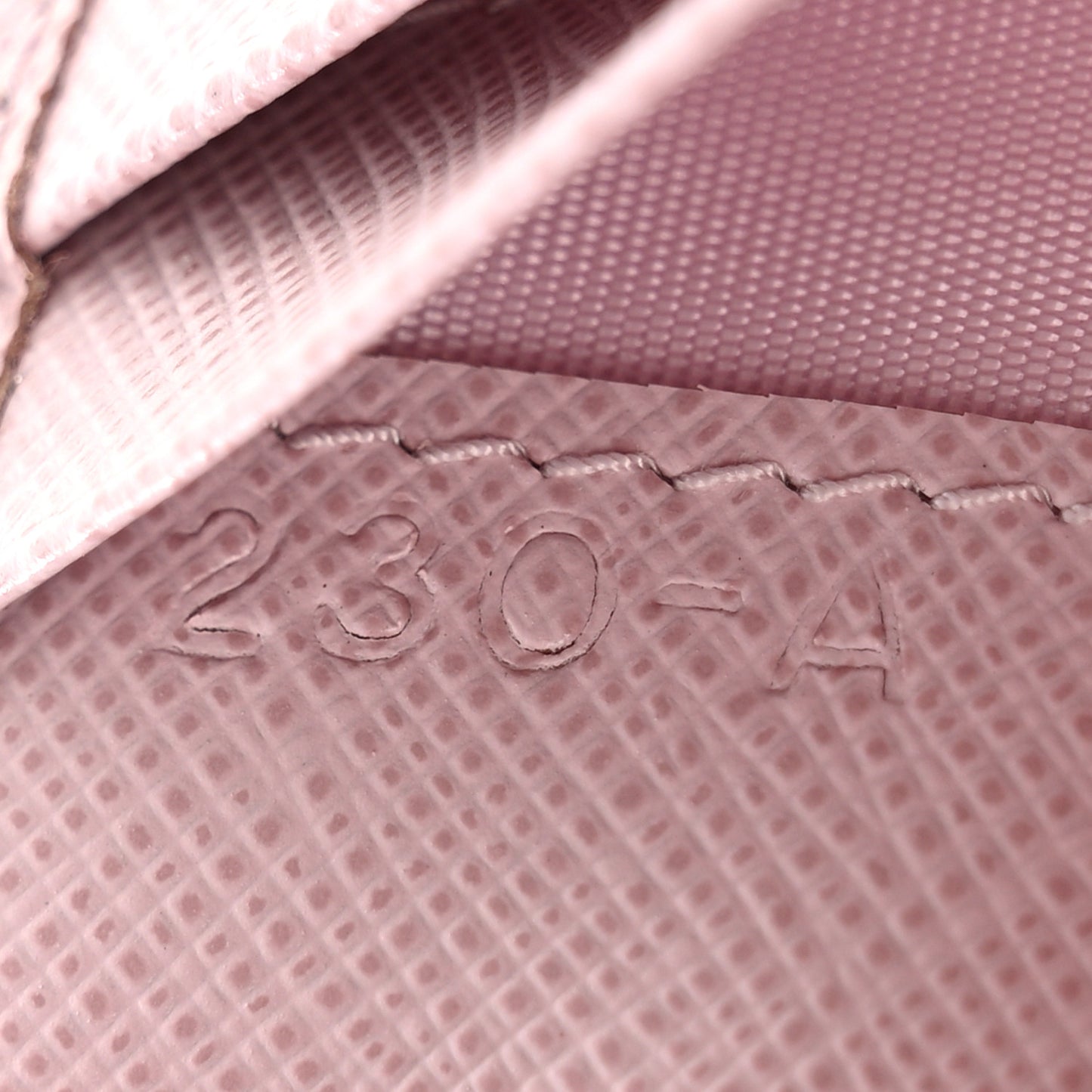 Saffiano Triangle Continental Zip Wallet Alabastro
