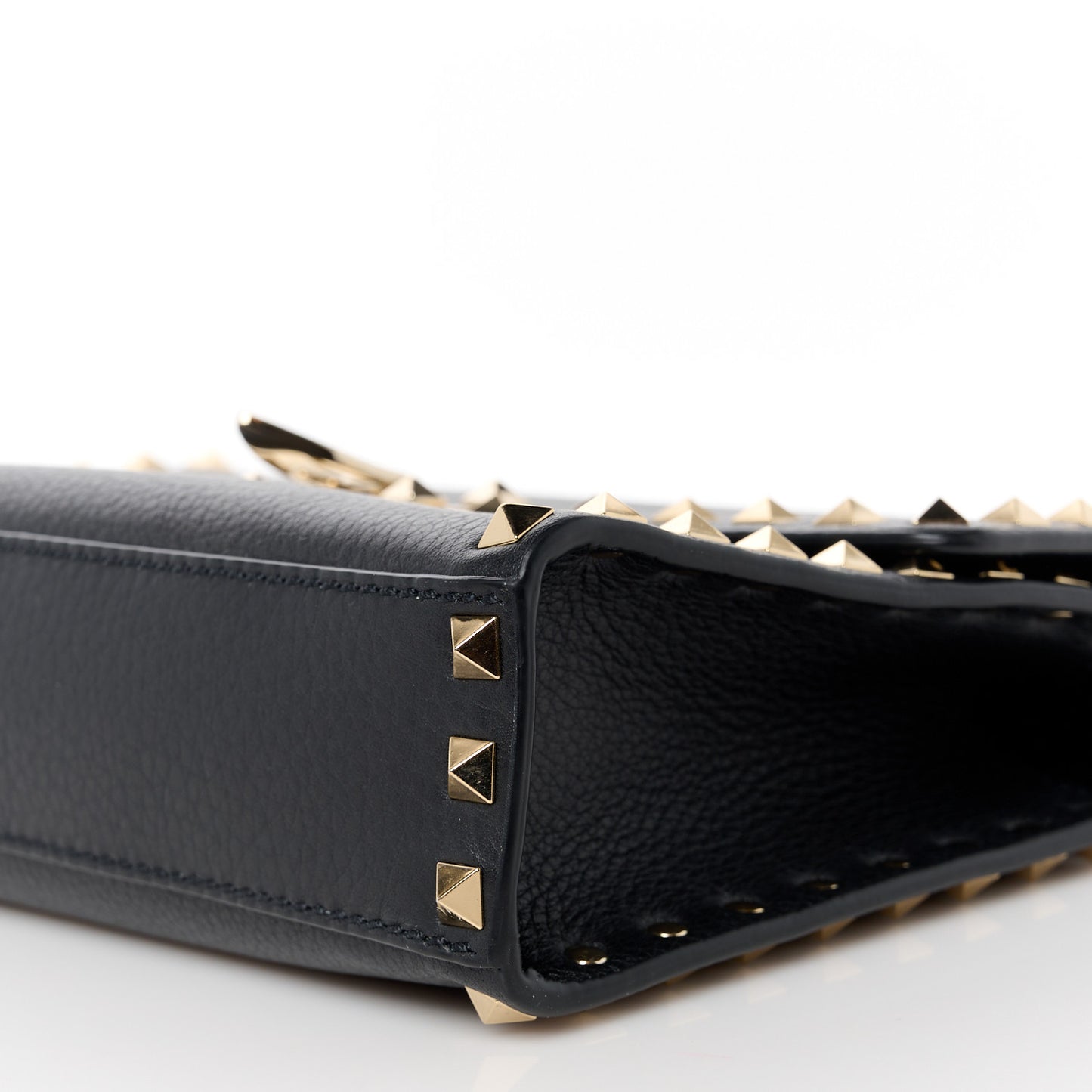 Pebbled Calfskin Medium Rockstud Flip Lock Crossbody Bag Black