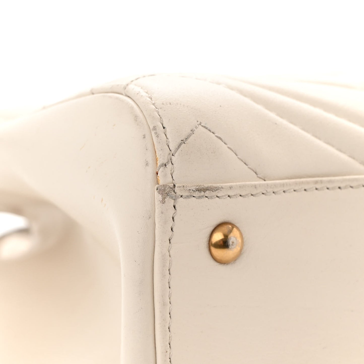 Calfskin Matelasse Small GG Marmont Tote White