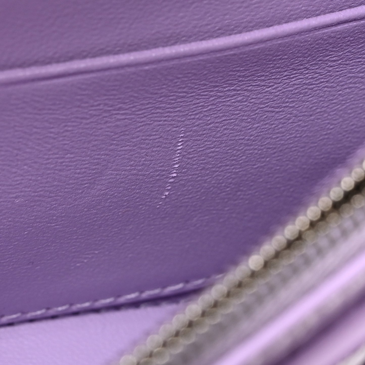 Shiny Calfskin Crocodile Embossed Hourglass Chain Bag Lilac
