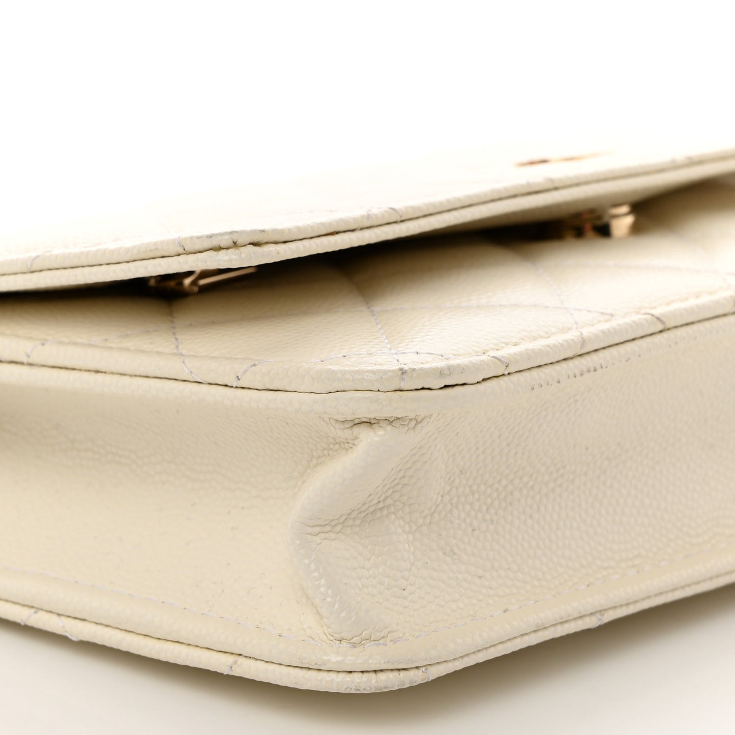 Caviar Quilted Wallet on Chain WOC White