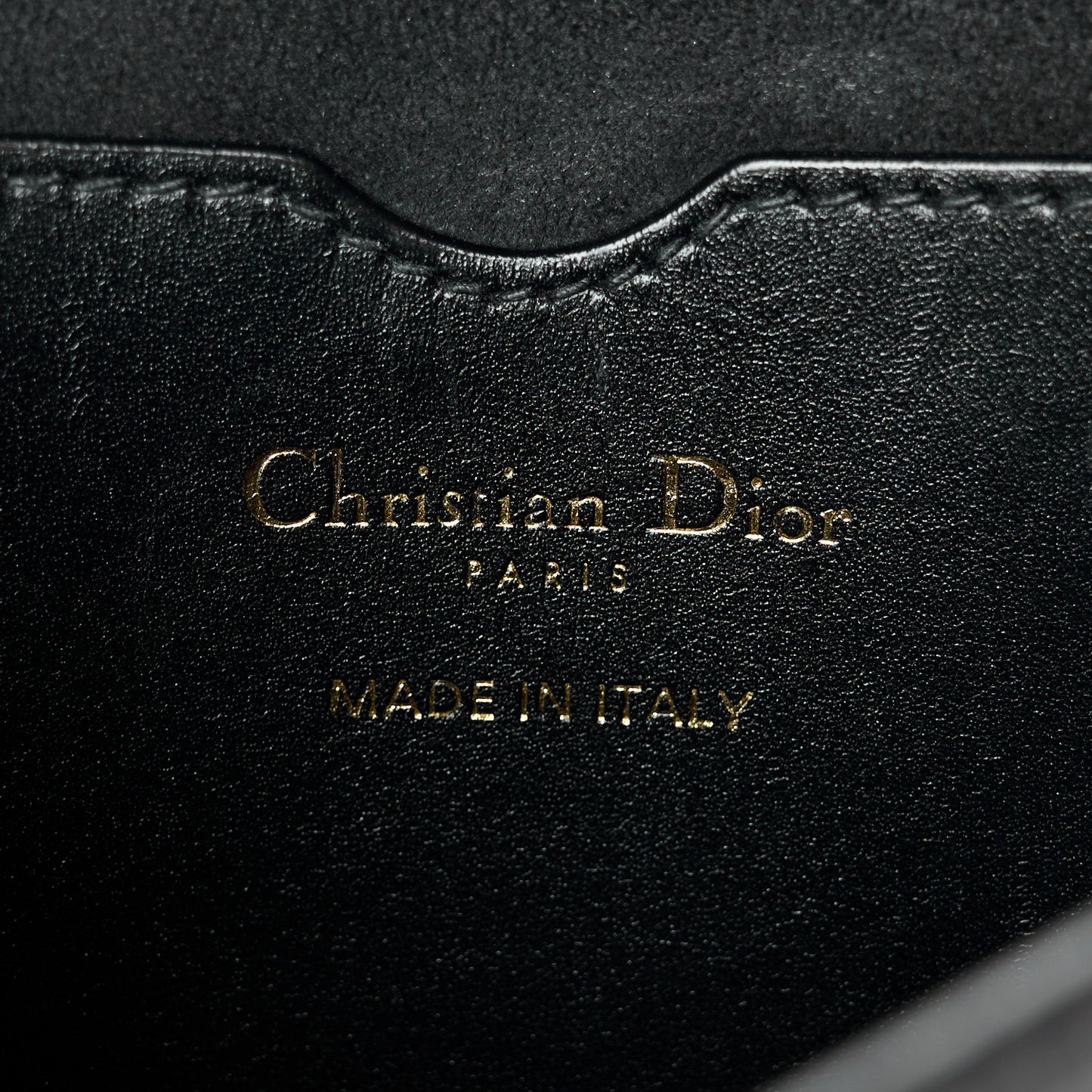 Box Calfskin Medium Bobby Flap Black