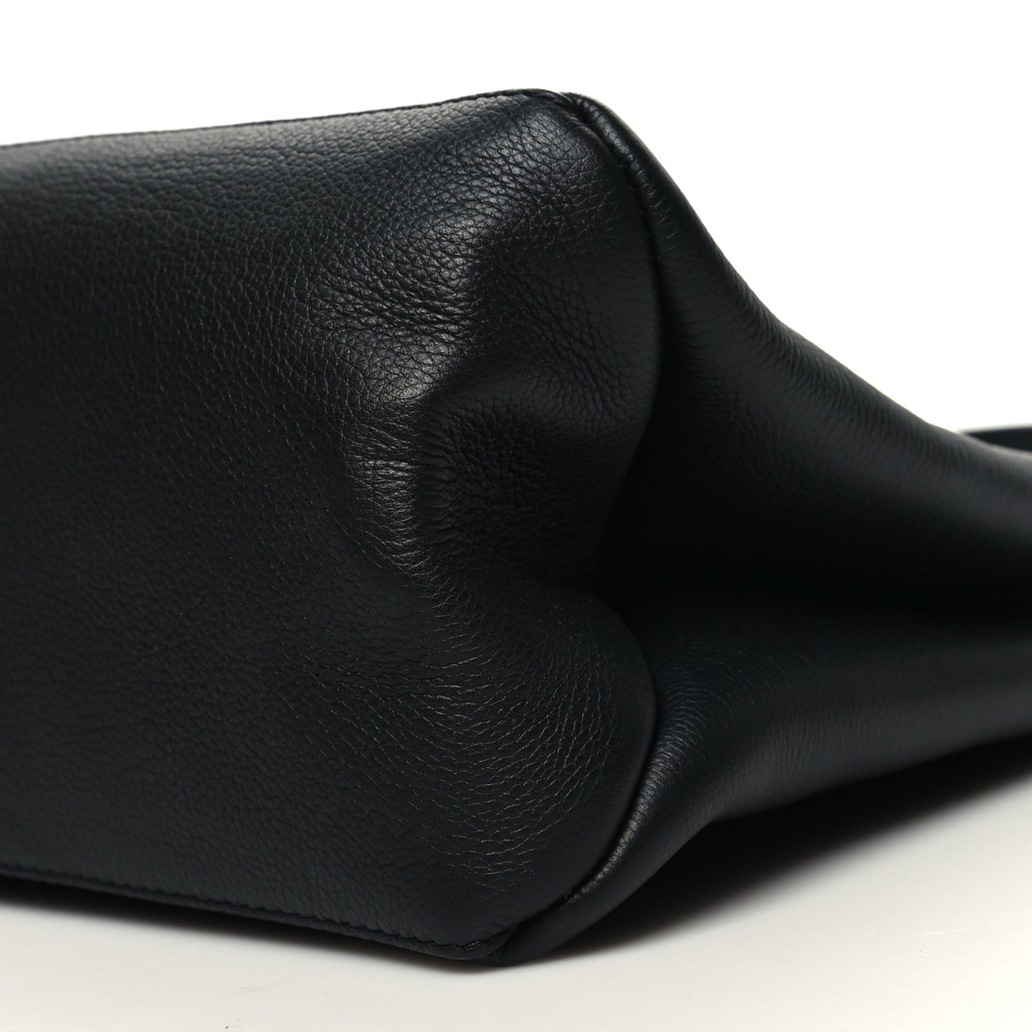 Grained Calfskin Lockme Shopper Black