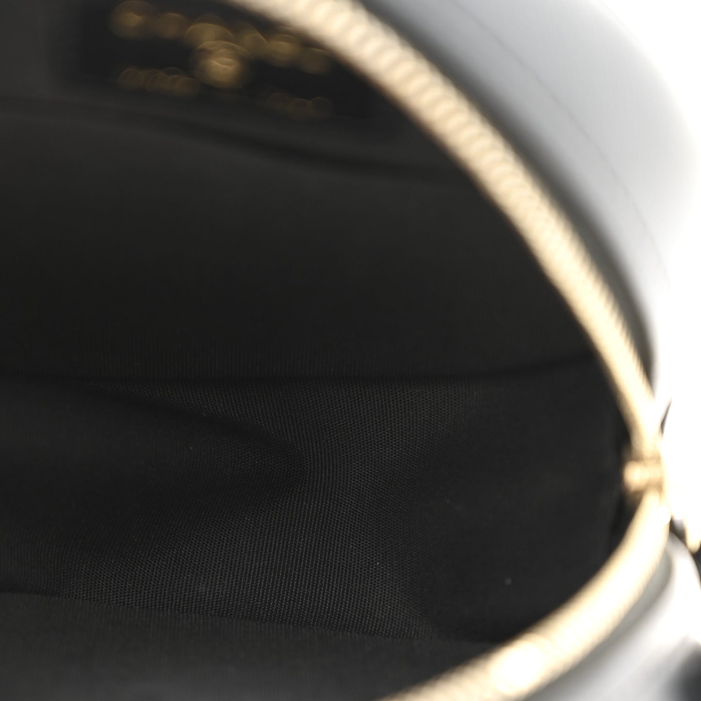 Lambskin Quilted Chain Around CC Round Clutch With Chain Black