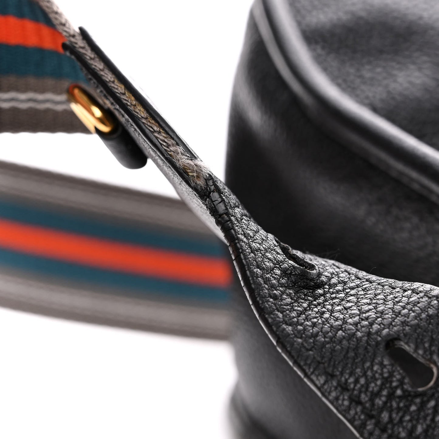 Vitello Daino Zippered Messenger Hobo Black