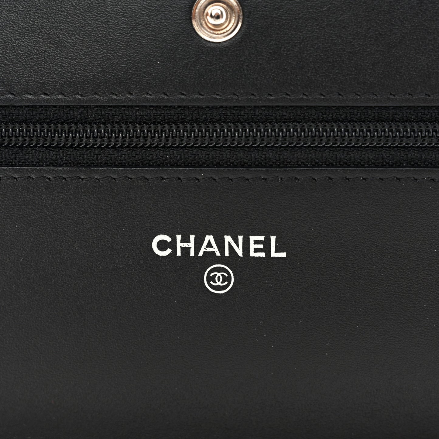 Patent Quilted Wallet On Chain WOC Black