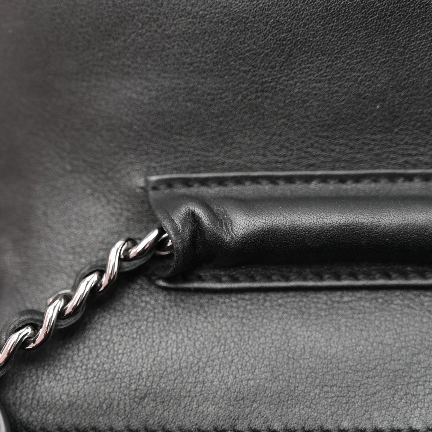 Patent Quilted Brilliant Wallet On Chain WOC Black