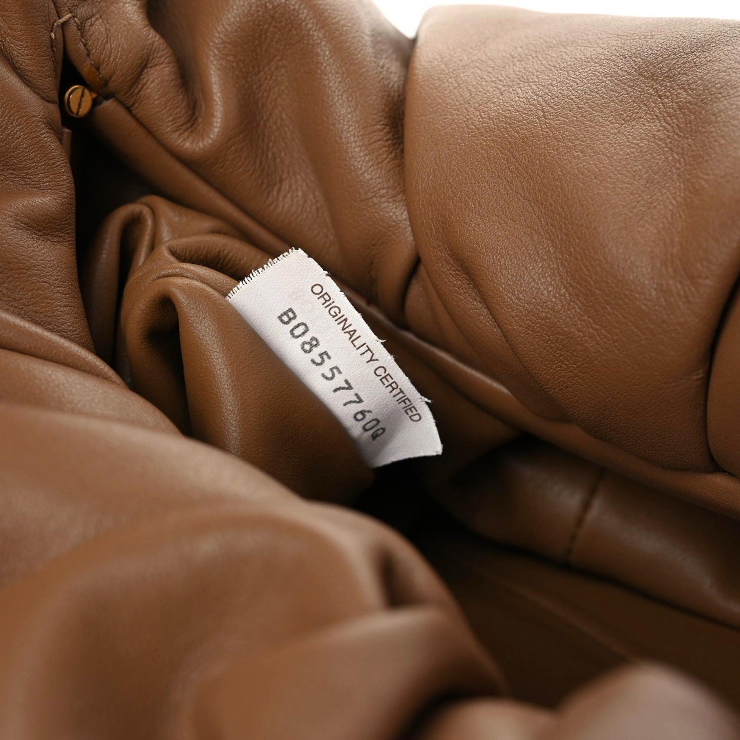 Smooth Butter Calfskin Small The Shoulder Pouch Cammello