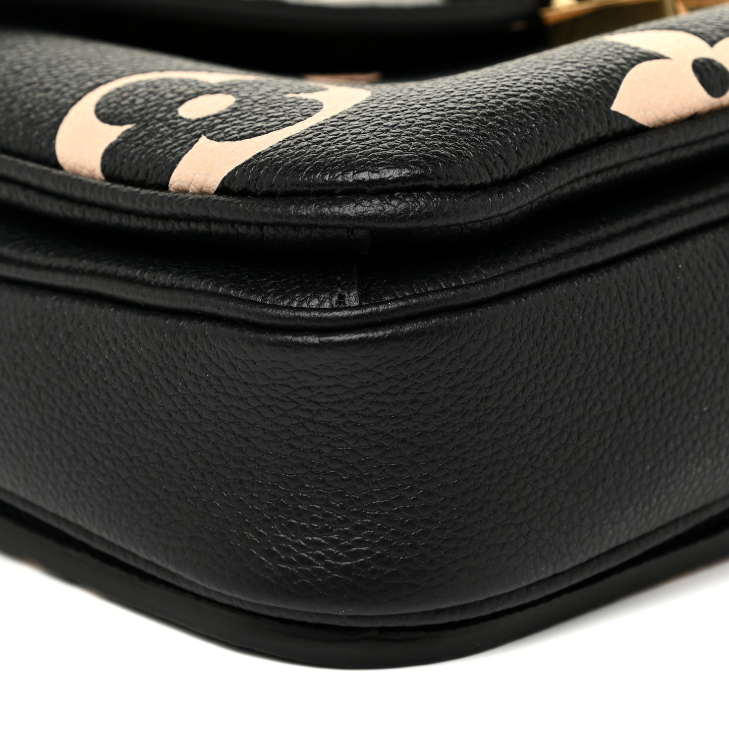 Empreinte Monogram Giant Pochette Metis Black Beige