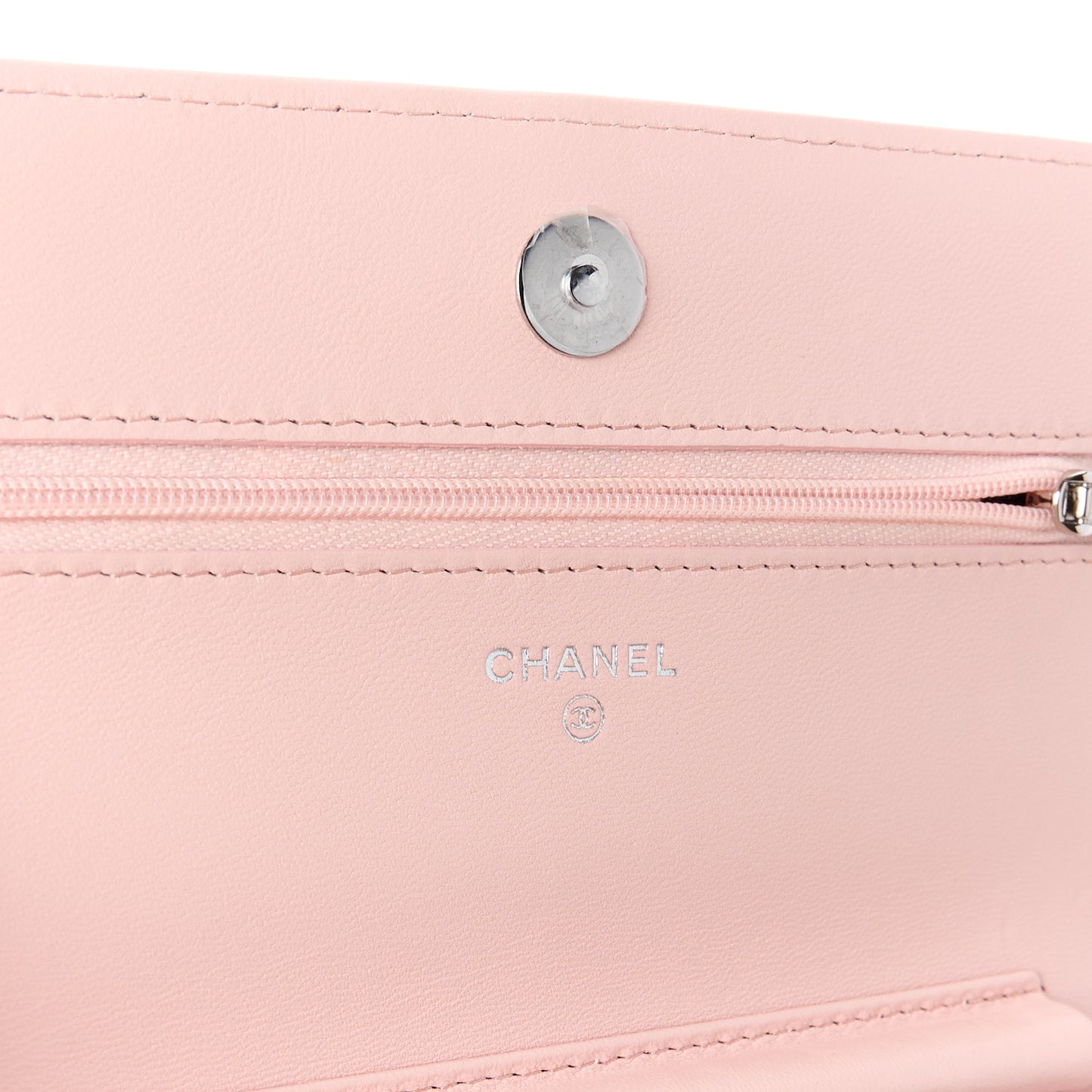 Calfskin Enamel Quilted CC Wallet On Chain WOC Pink