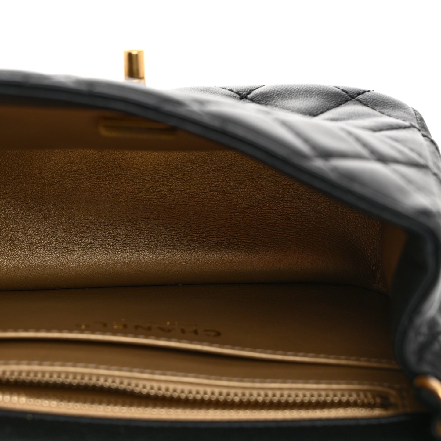 Lambskin Quilted Mini Pearl Crush Flap Black