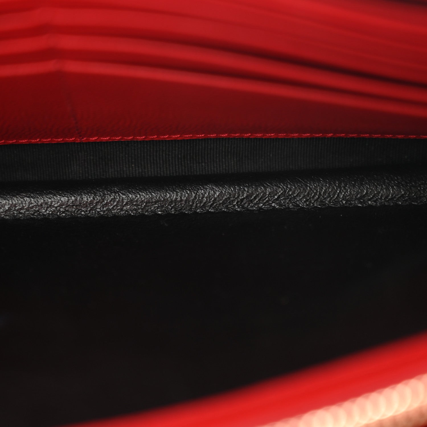 Saint Laurent Grain De Poudre Matelasse Chevron Monogram Chain Wallet Red 6 of 14