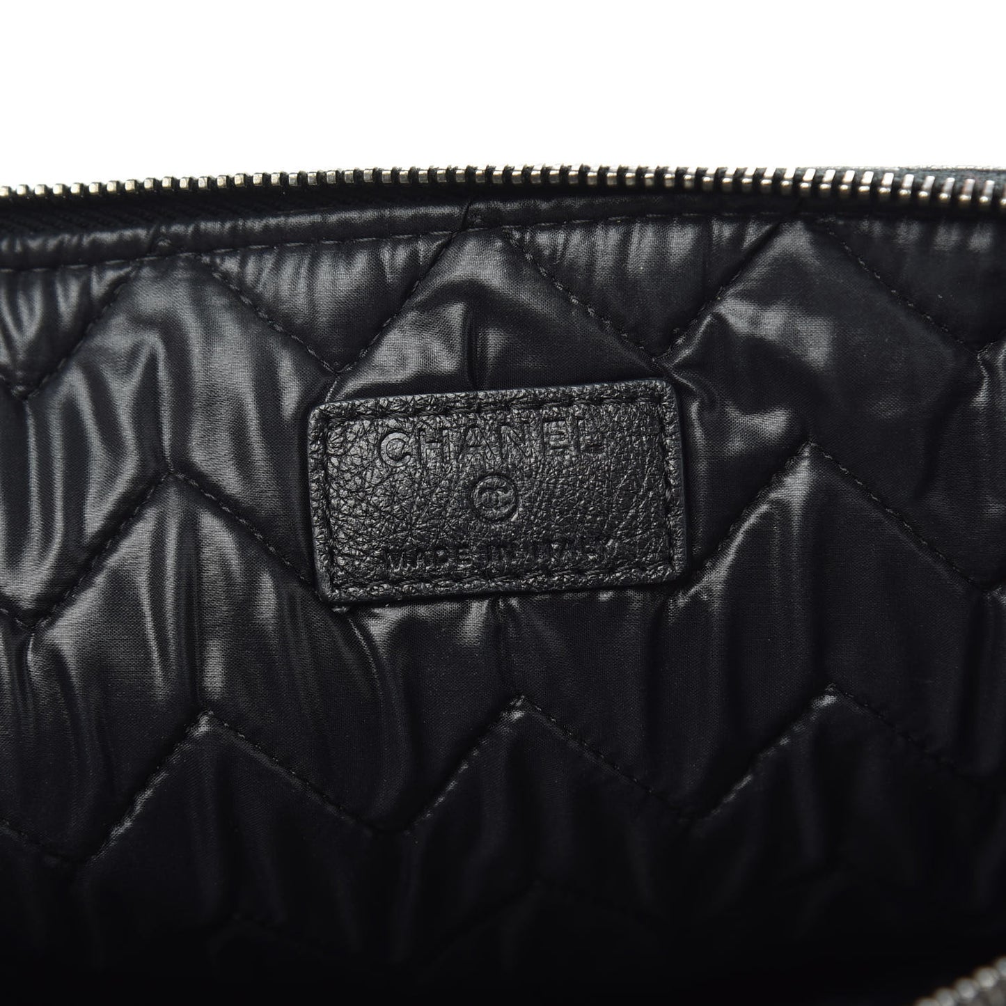 Sheepskin Chevron Quilted Medium Cosmetic Case Black