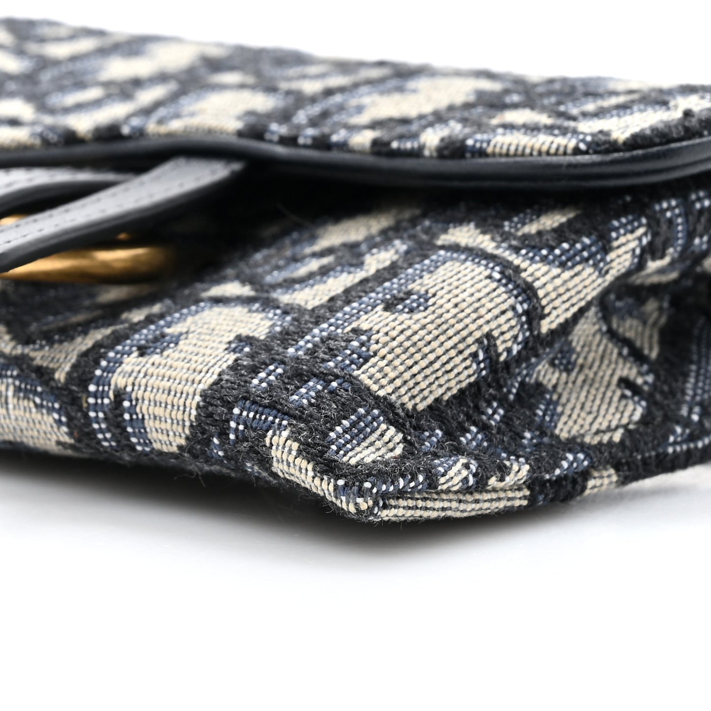 Oblique Nano Saddle Chain Pouch Blue