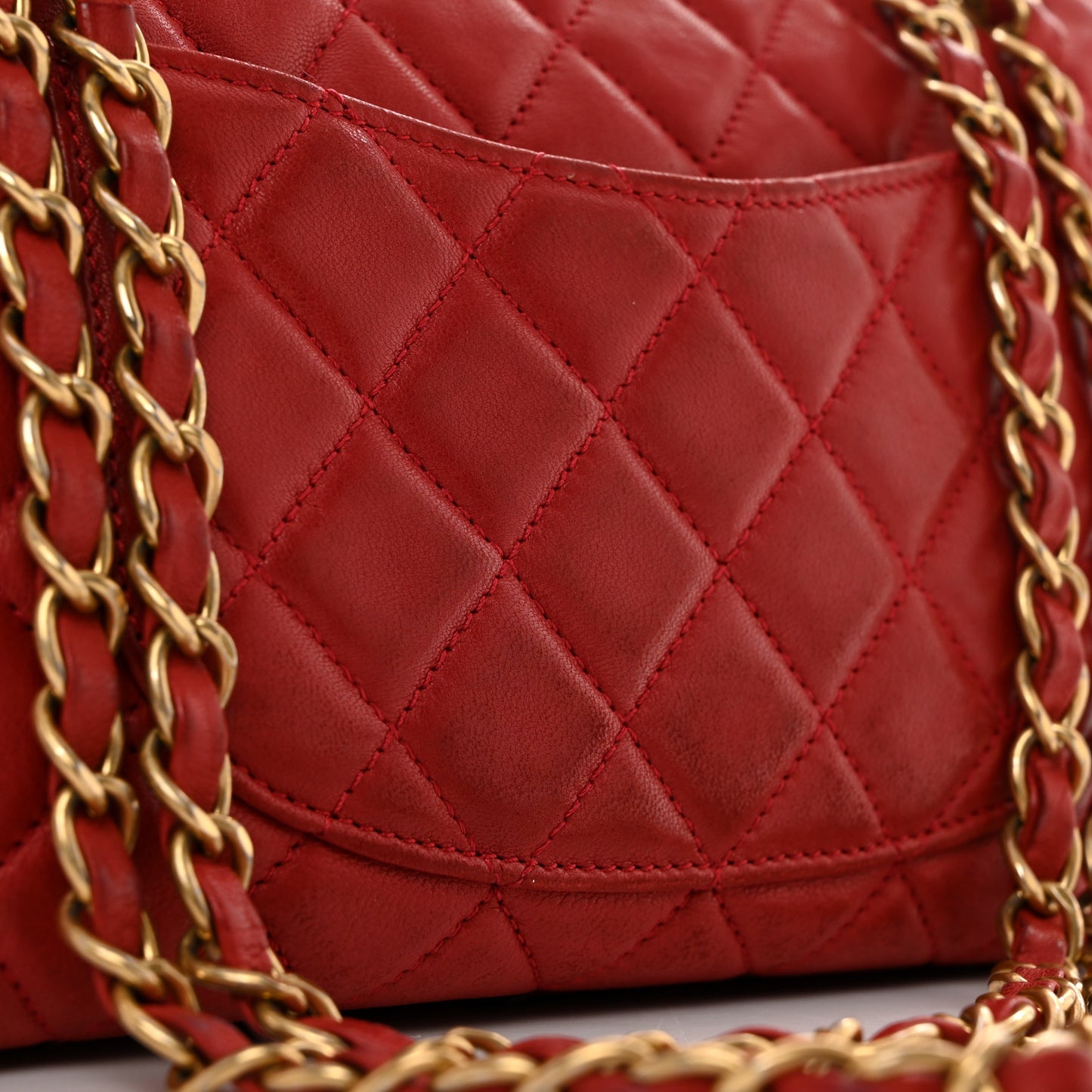 Lambskin Quilted Medium Cruise Charm Single Flap Red