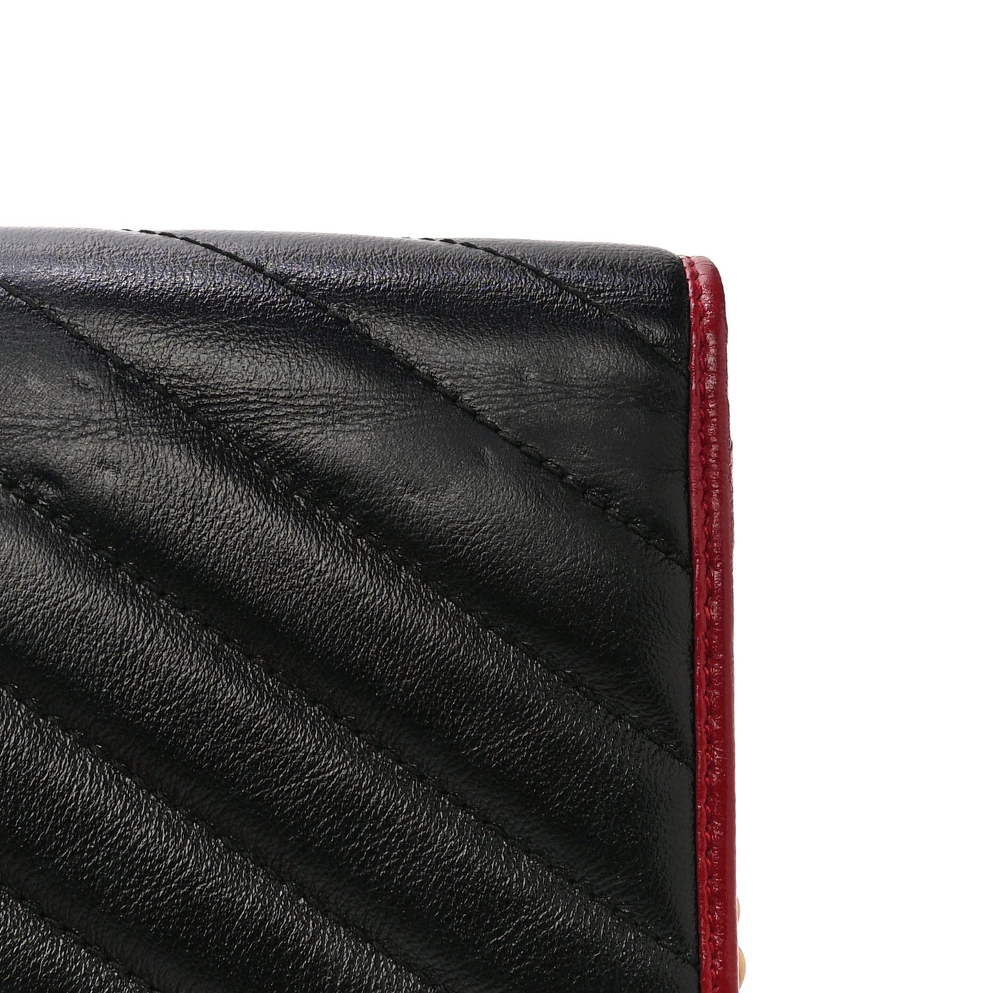 Vintage Effect Calfskin Matelasse Diagonal Torchon GG Marmont Chain Wallet Black Romantic Cherry