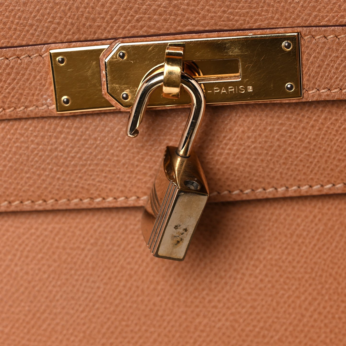 Epsom Kelly Sellier 32 Camel Tabac