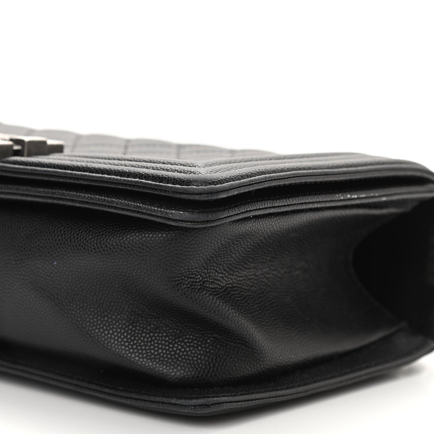 Caviar Quilted Medium Boy Flap Black