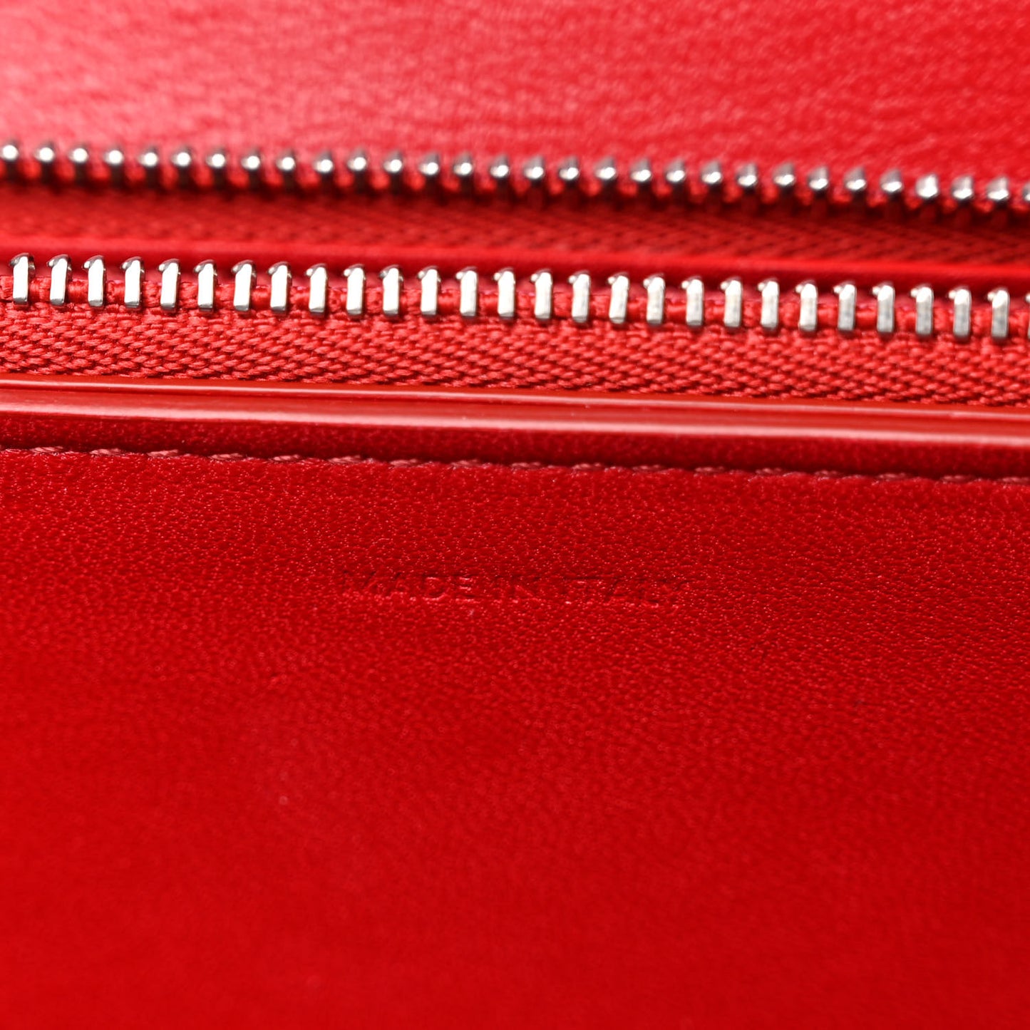 Box Calfskin Medium Classic Box Flap Bag Red