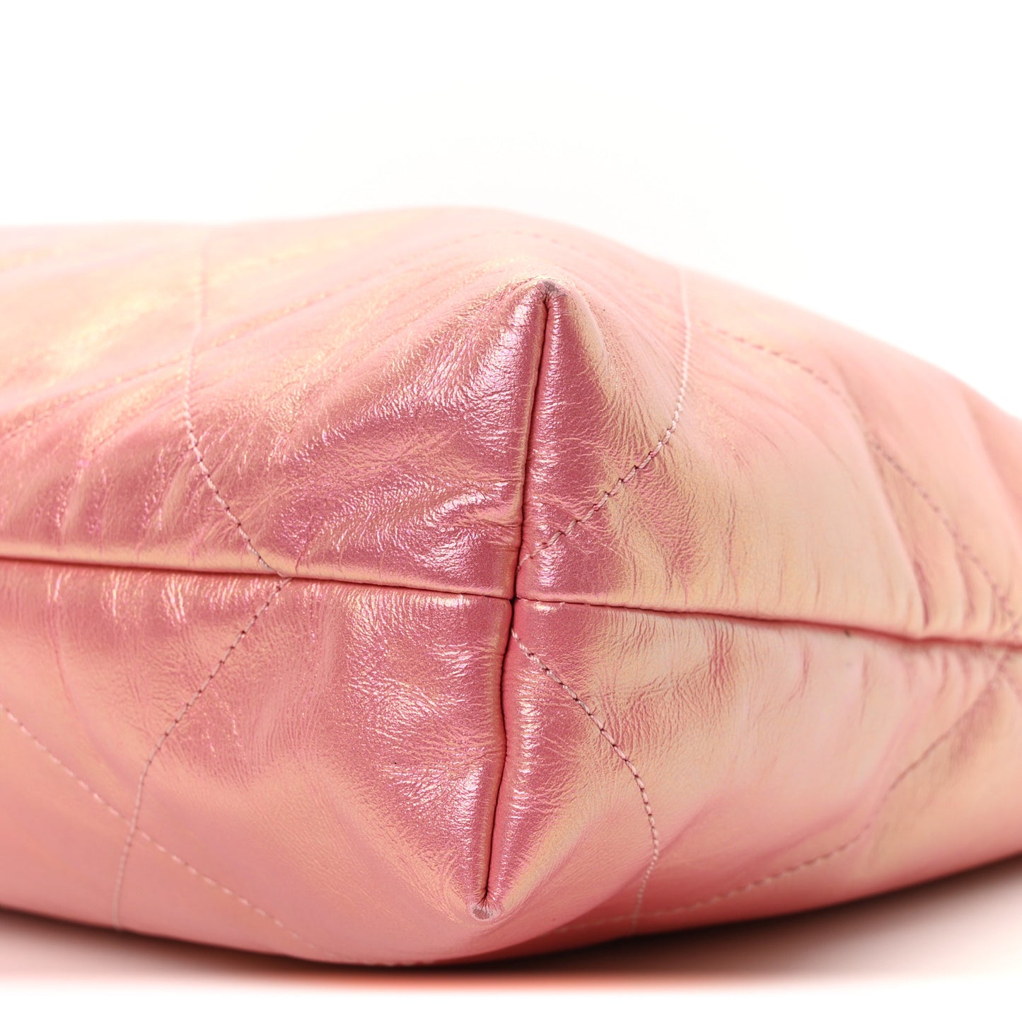 Metallic Shaded Calfskin Quilted Chanel 22 Pink