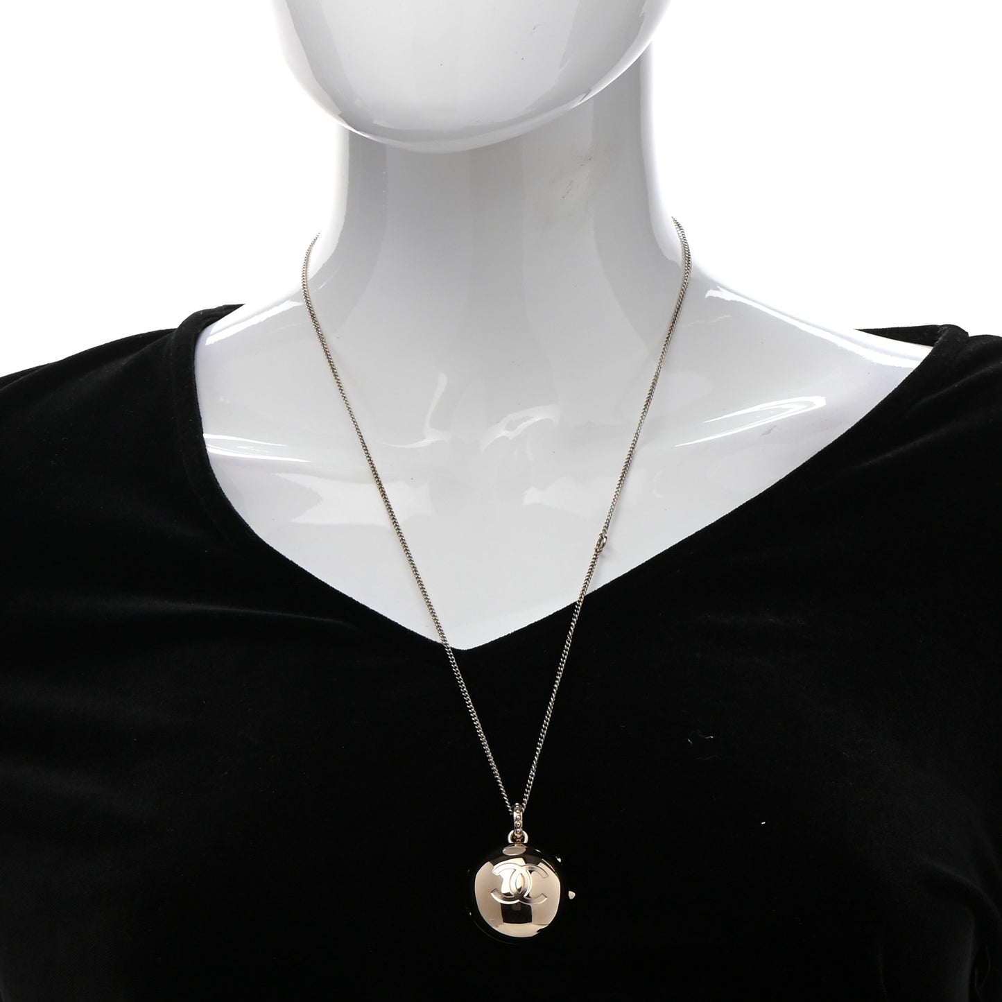 Metal CC Locket Necklace Gold