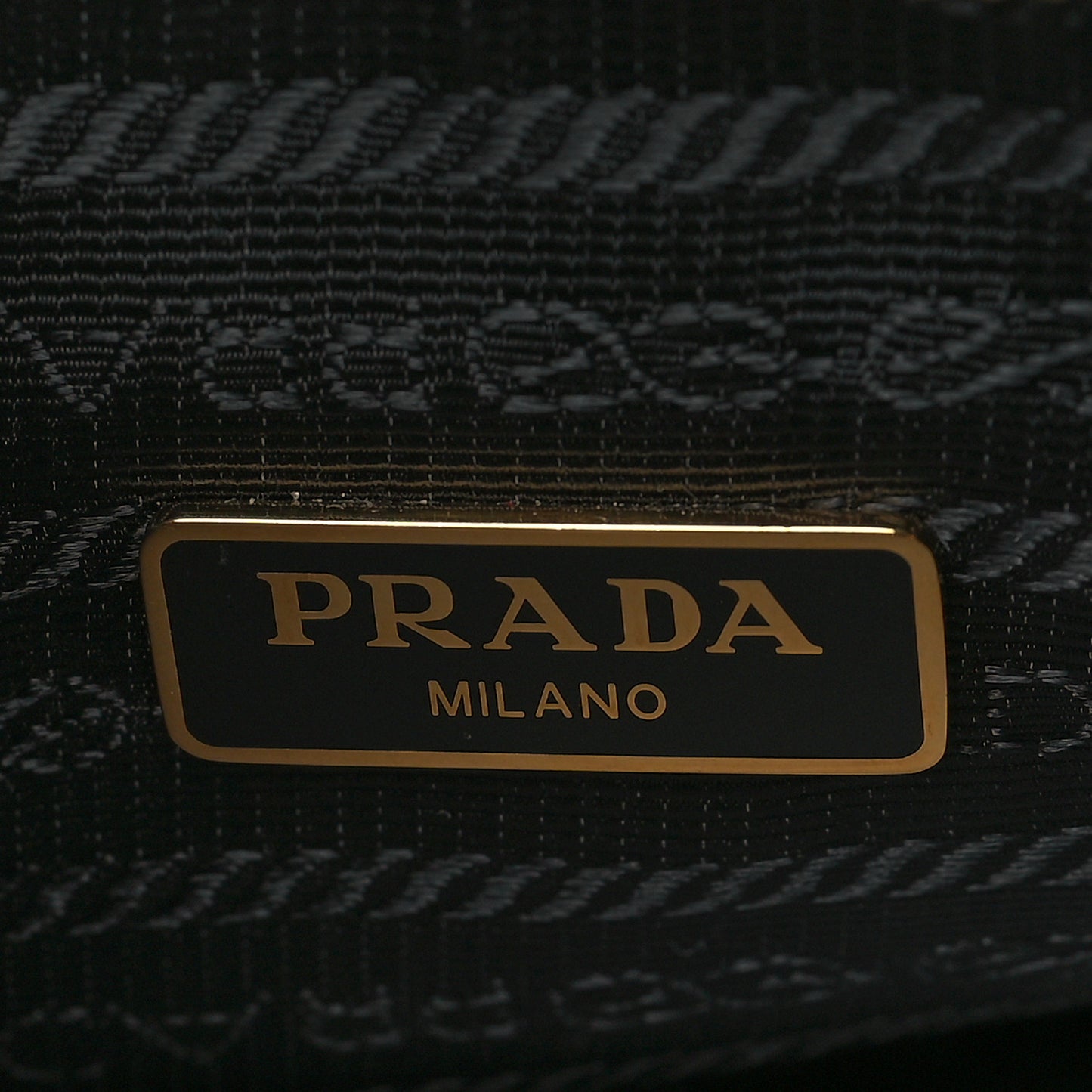 Saffiano Lux Re-Edition 2005 Shoulder Bag Black