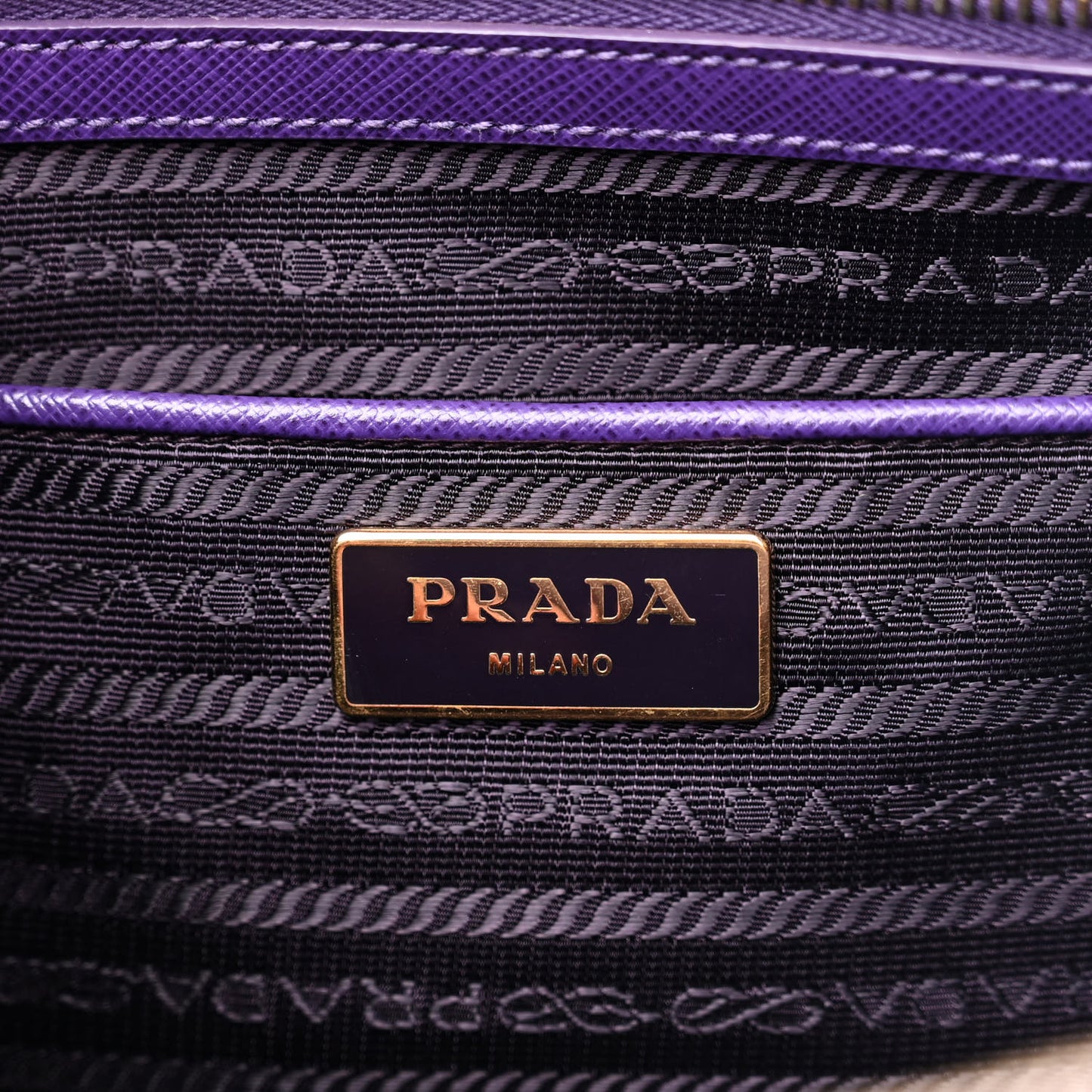 Saffiano Medium Galleria Double Zip Tote Viola