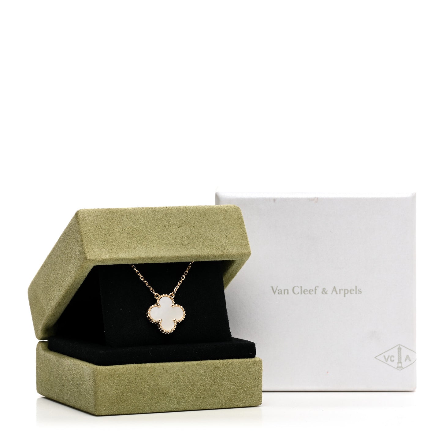 18K Yellow Gold Mother of Pearl Vintage Alhambra Pendant Necklace